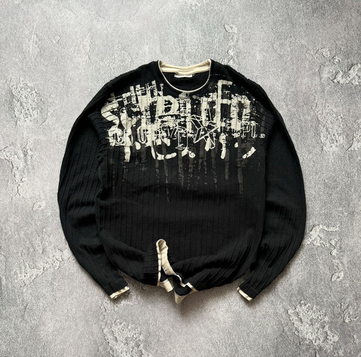 Vintage Clockhouse M big logo Y2K sweatshirt long sleeve jumper 00s Size US M / EU 48-50 / 2 - 1 Thumbnail
