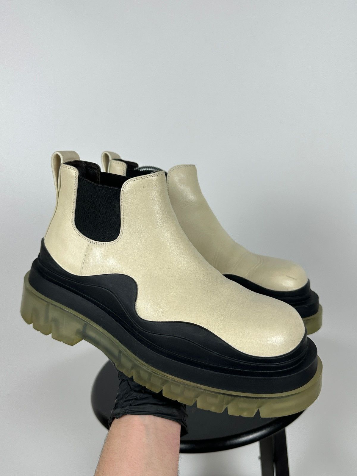 Bottega Veneta Bottega Veneta Cream Leather Ankle Chelsea Boots Size US 9.5 / IT 39.5 - 1 Thumbnail