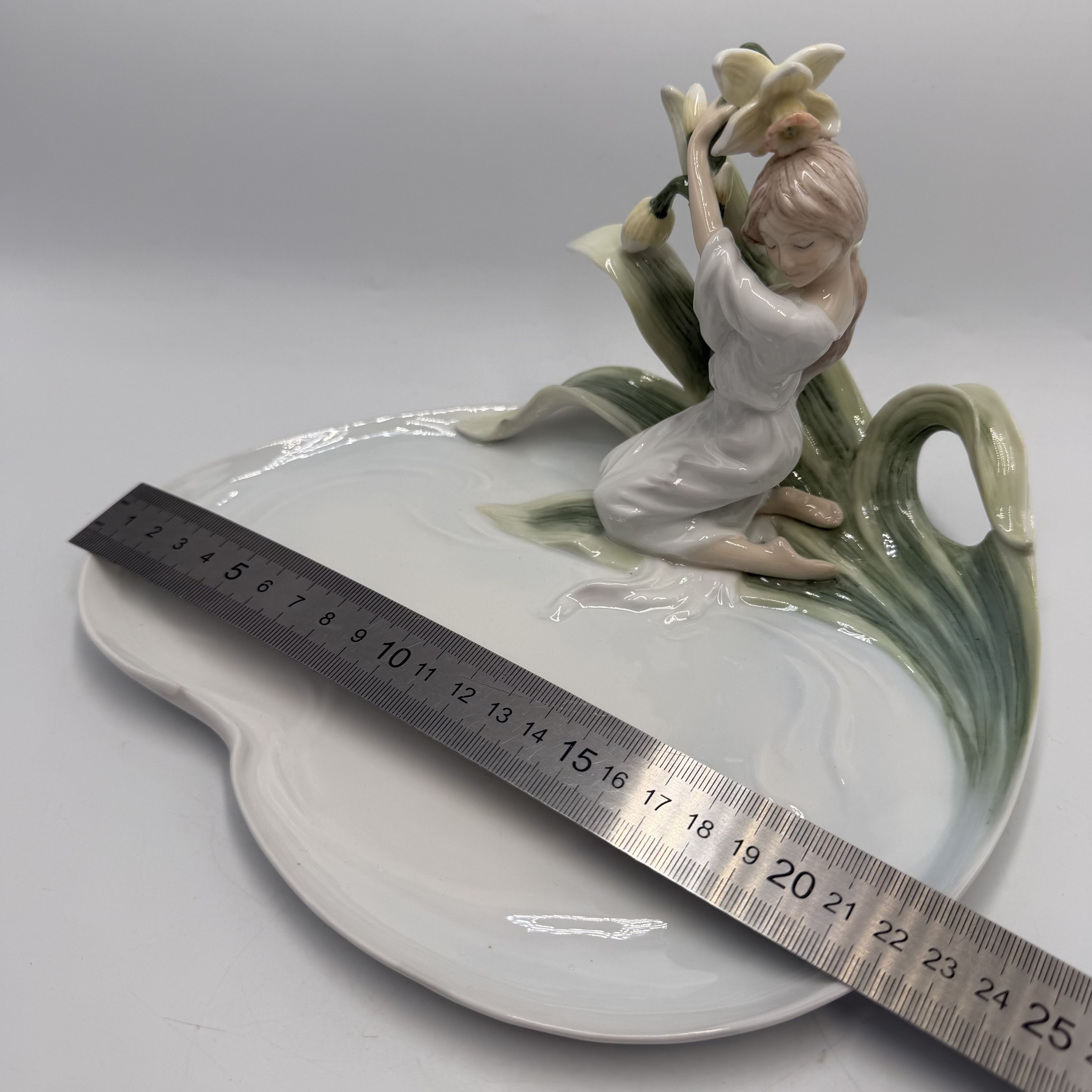 Other Unicorn Studio Porcelain Girl Daffodil Tray Dish Figurine Size ONE SIZE - 2 Thumbnail