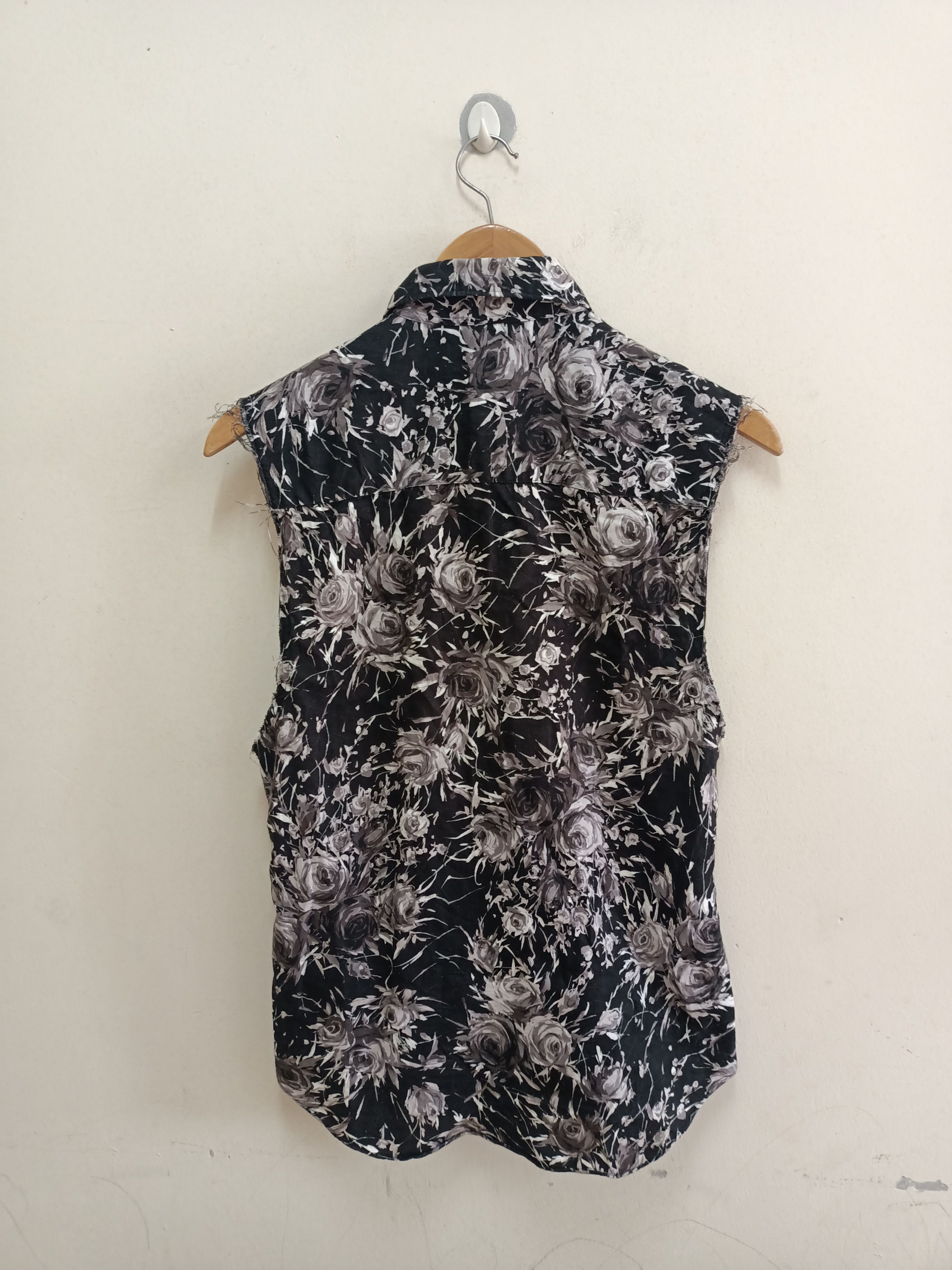 JOHN LAWRENCE SULLIVAN John Lawrence Sullivan sleeveless button up shirt Size M / US 6-8 / IT 42-44 - 5 Thumbnail