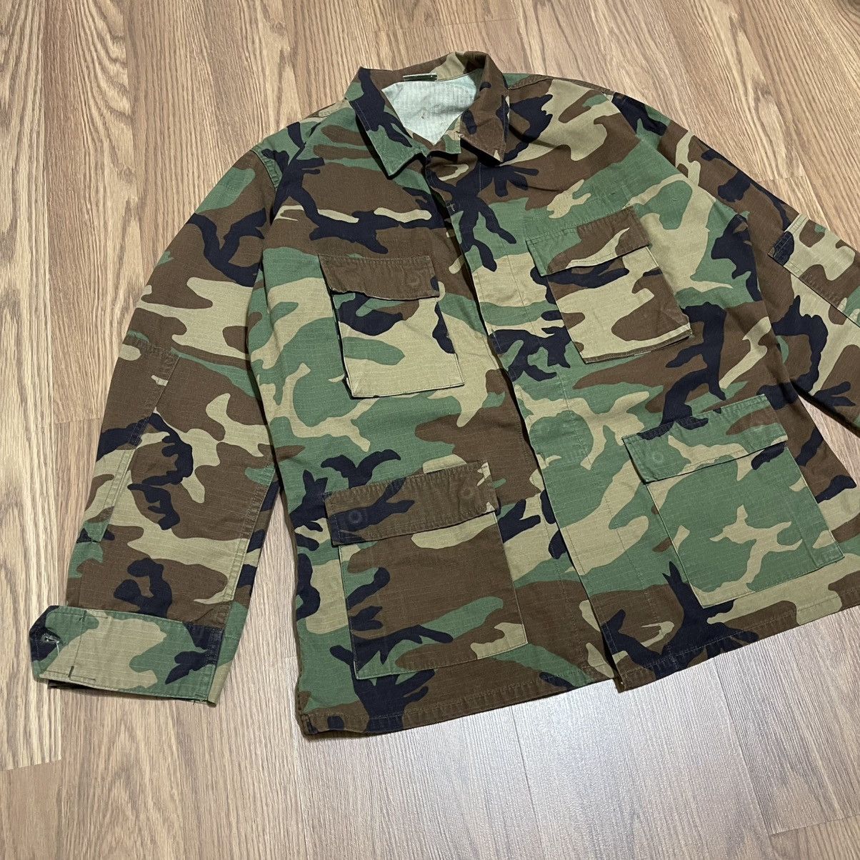 Vintage Vintage style army military woodland Camo button up jacket Size US L / EU 52-54 / 3 - 2 Thumbnail