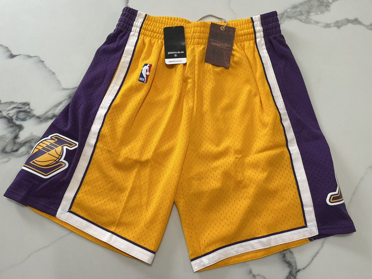 Mitchell & Ness Mitchell & Ness NBA Shorts Los Angeles Lakers 2009 Sz Medium Size US 32 / EU 48 - 1 Thumbnail