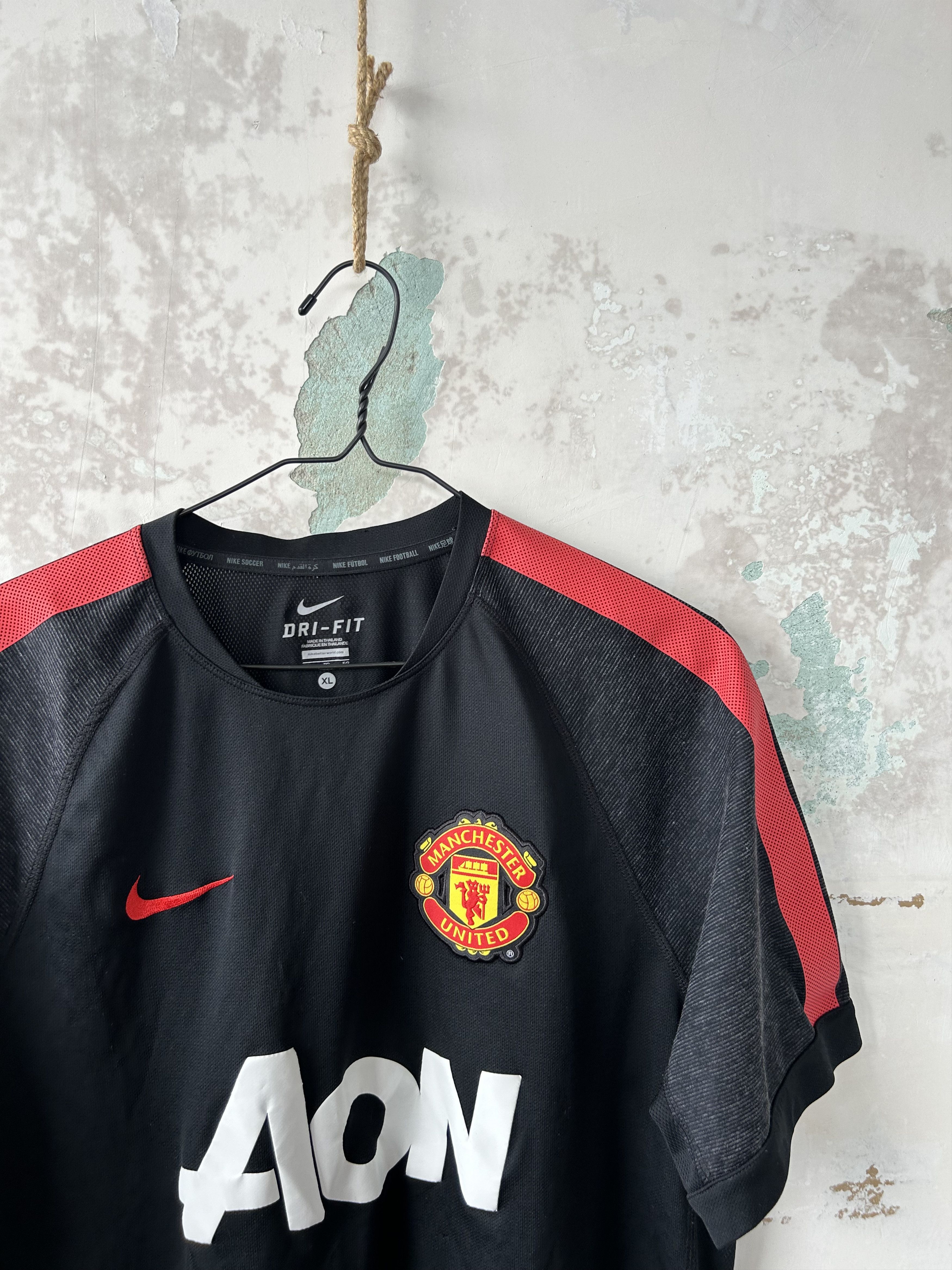 Nike × Vintage Vintage Nike Manchester United Shirt Soccer Jersey Size US XL / EU 56 / 4 - 3 Thumbnail