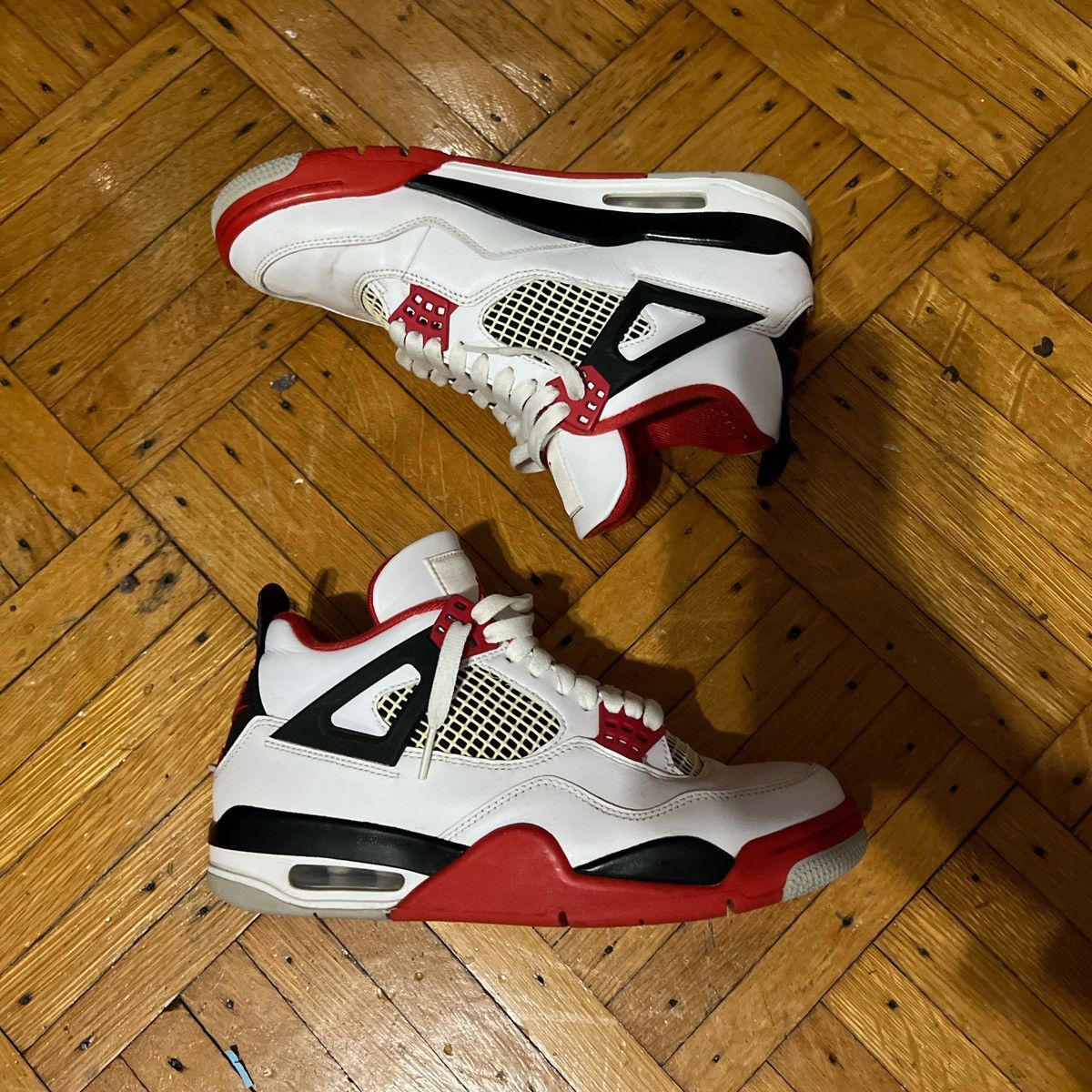 Jordan Brand × Nike Air Jordan Fire Red 4s Size US 8 / EU 41 - 2 Thumbnail