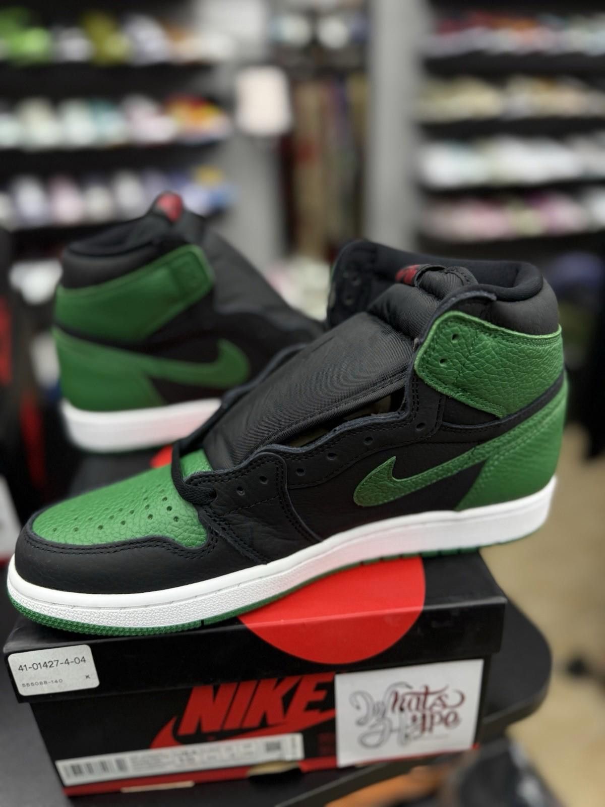 Jordan Brand Nike Air Jordan 1 Retro High OG Pine Green Black Size 10 Size US 10 / EU 43 - 4 Thumbnail