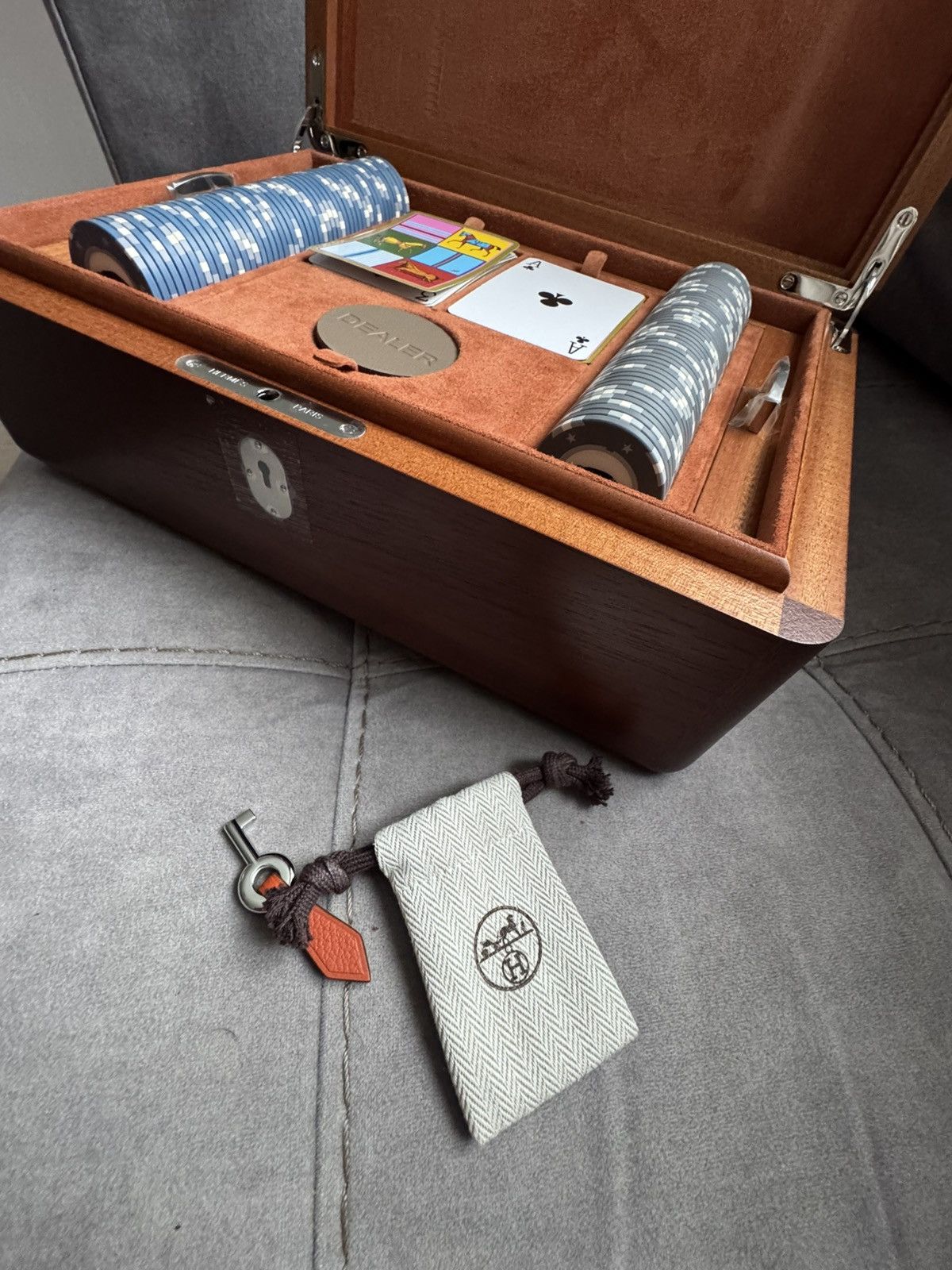 Hermes HERMES box games poker set study all photos and description Size ONE SIZE - 13 Thumbnail