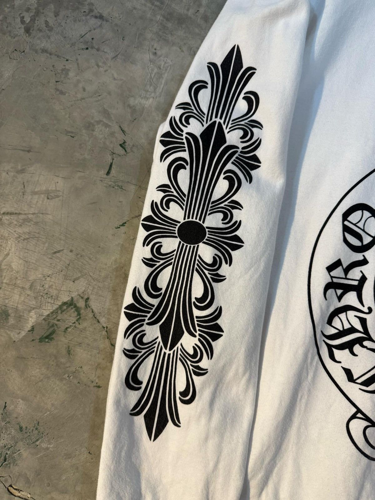 Chrome Hearts Chrome Hearts Horseshoe Floral White Crewneck Size US XL / EU 56 / 4 - 9 Thumbnail