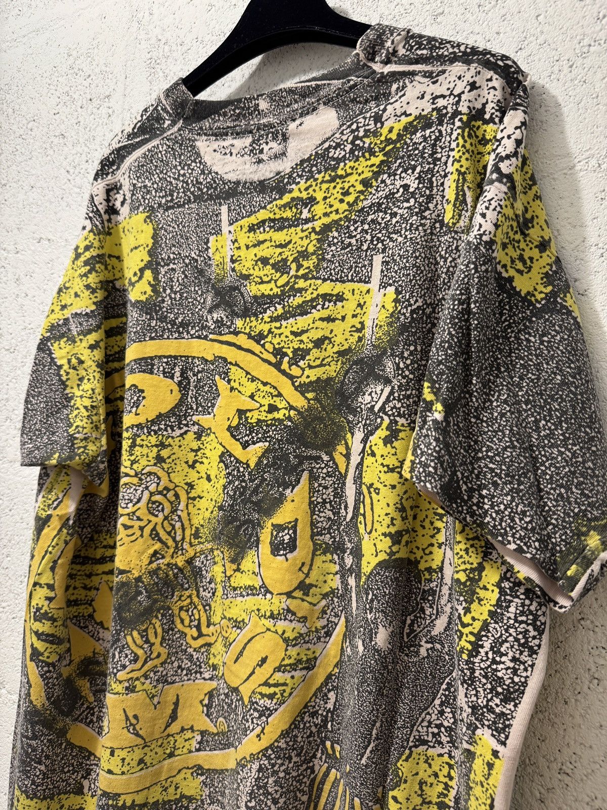 Vintage *RARE* VTG 1991 90s AOP GOLD’S GYM MUSCLE BODYBUILDING TEE Size US XL / EU 56 / 4 - 6 Thumbnail