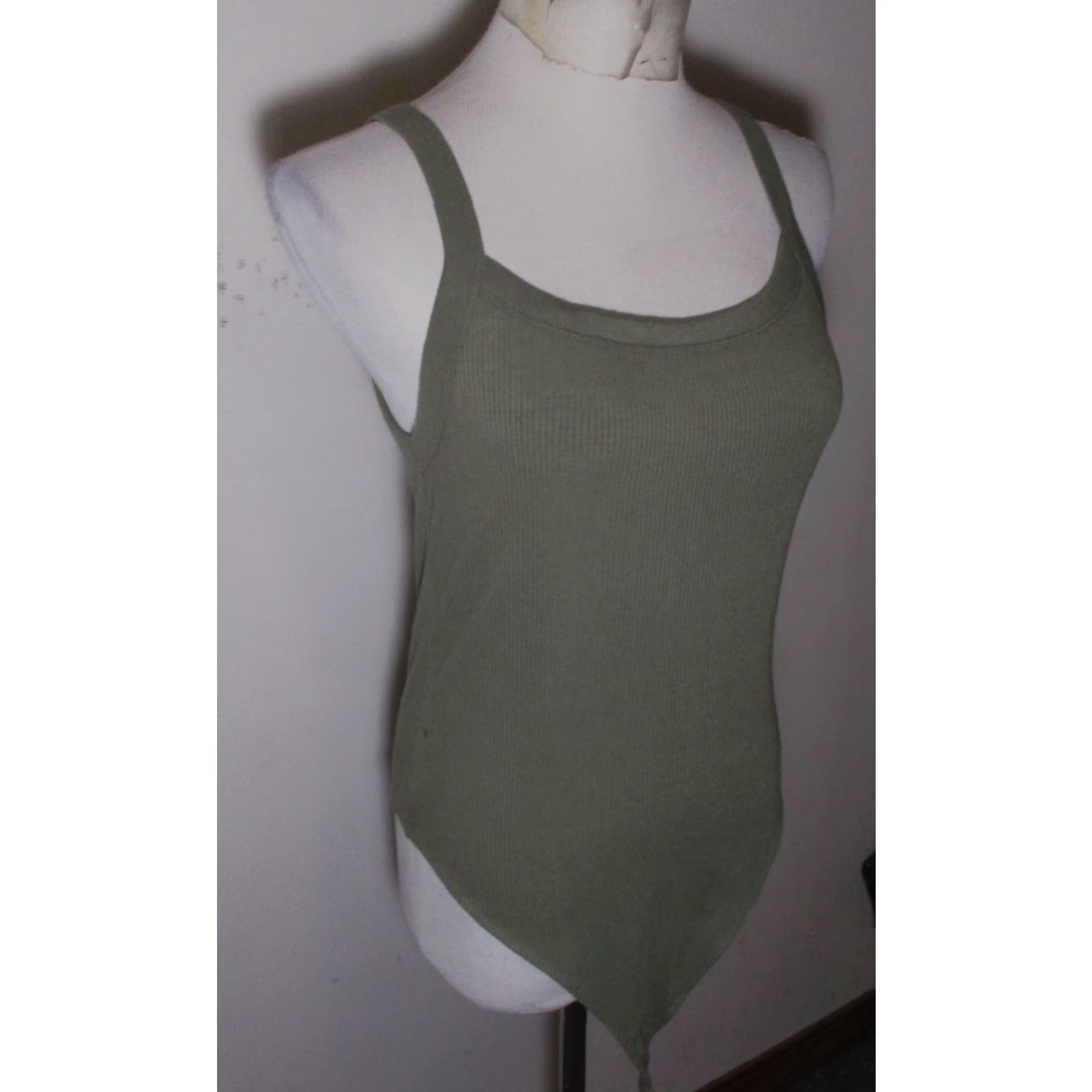 American Eagle Outfitters AMERICAN EAGLE Green Sleeveless Top L Women NWOT Body Shirt Stretch Casual Top Size L / US 10 / IT 46 - 3 Thumbnail