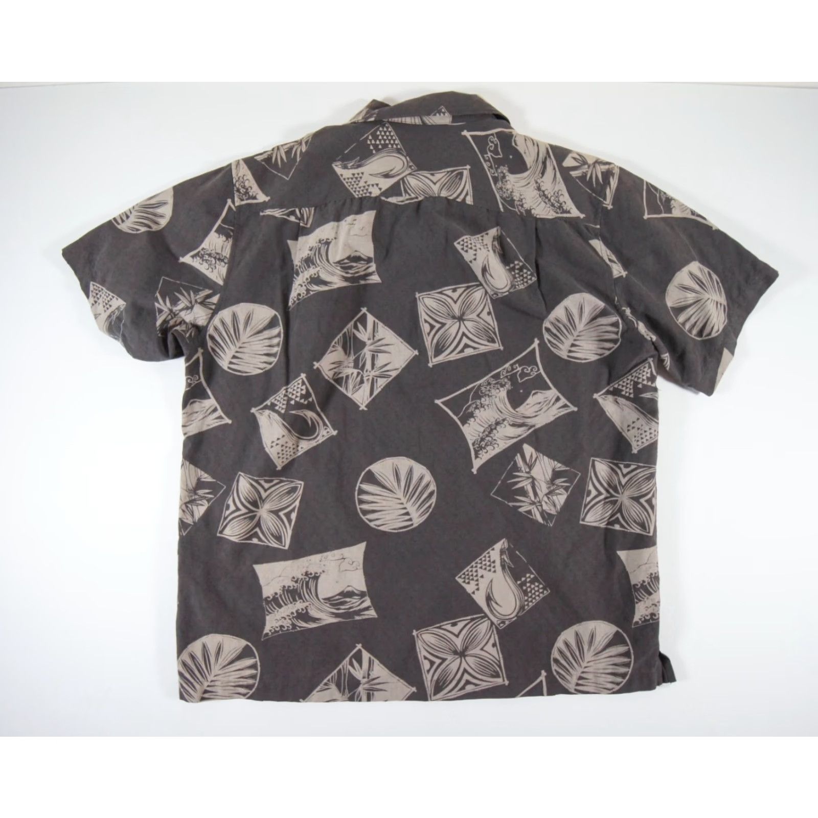 Quiksilver VINTAGE Quiksilver Men’s Hawaiian Shirt Short Sleeve Button Up Classic Cotton Silk Gray L Size US L / EU 52-54 / 3 - 5 Thumbnail