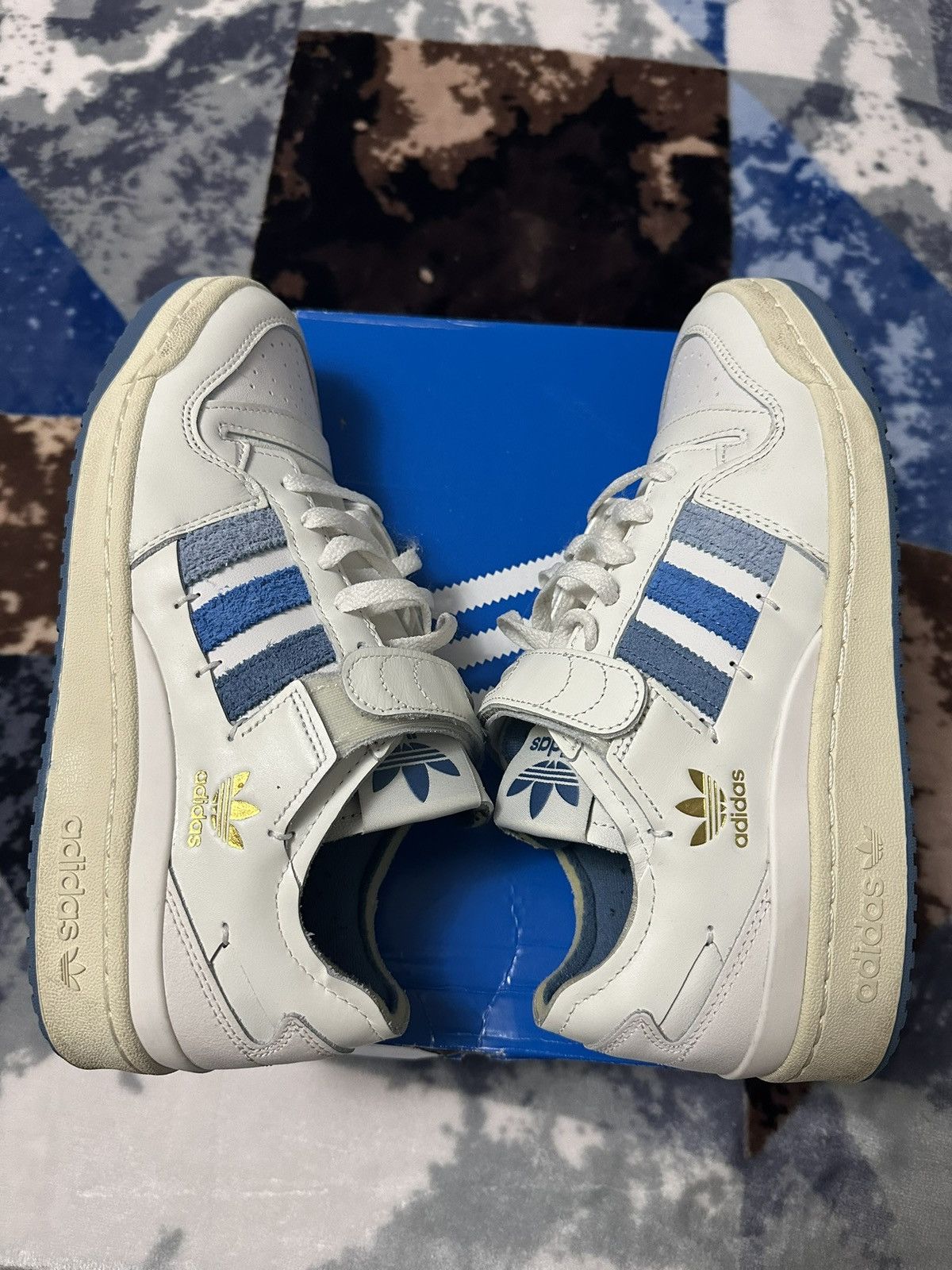 Adidas ADIDAS WHITE BLUE Size US 8 / EU 41 - 1 Thumbnail