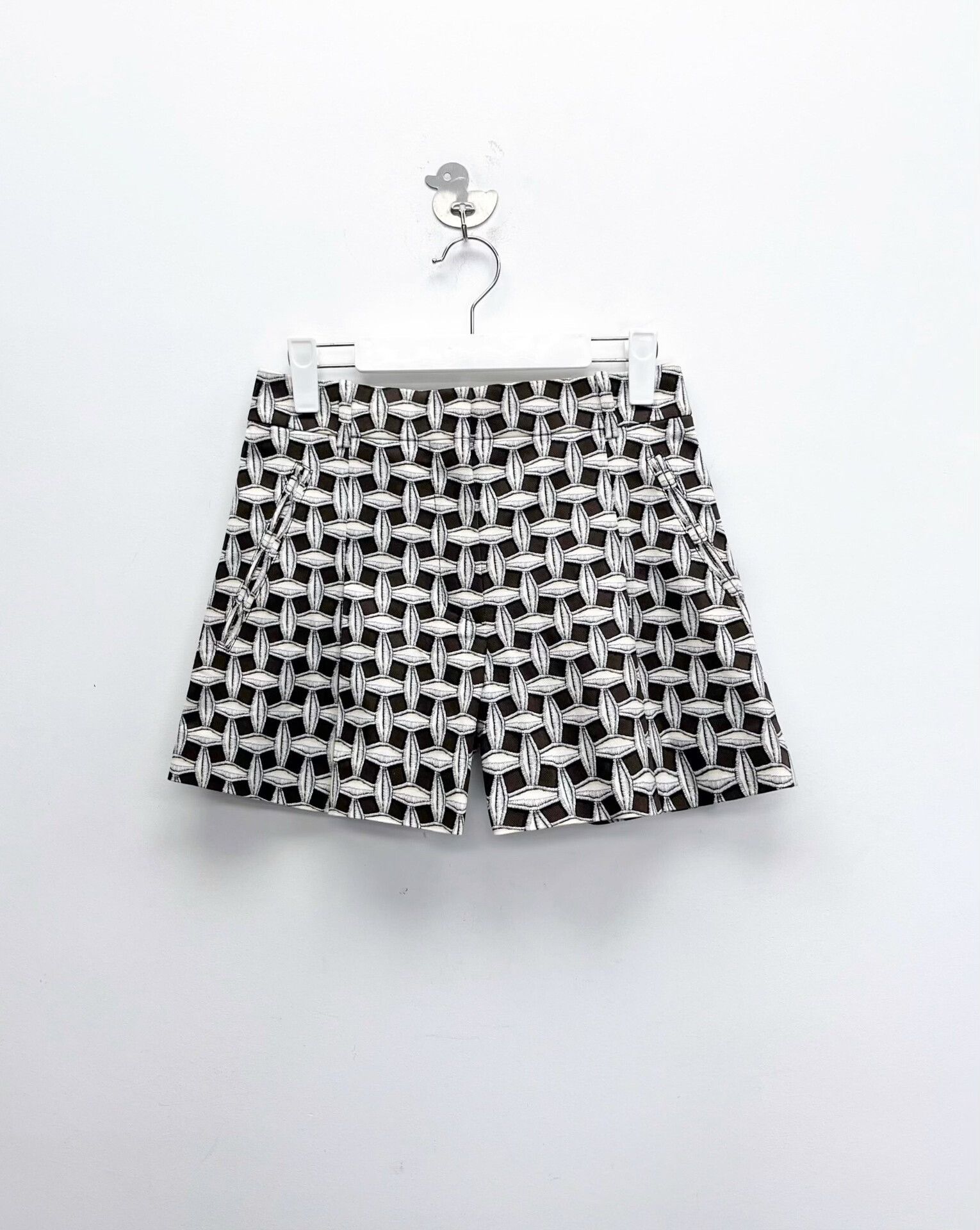 Louis Vuitton louis vuitton embroidered logo shorts Size 36" / US 14 / IT 50 - 1 Thumbnail