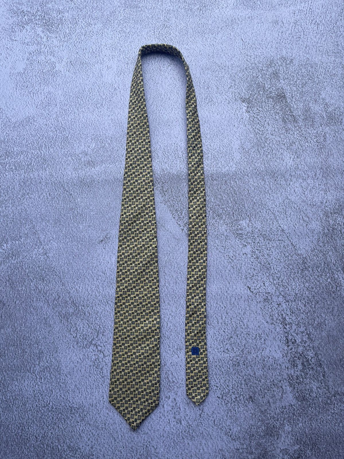 🚨 Rare Givenchy Paris Tie