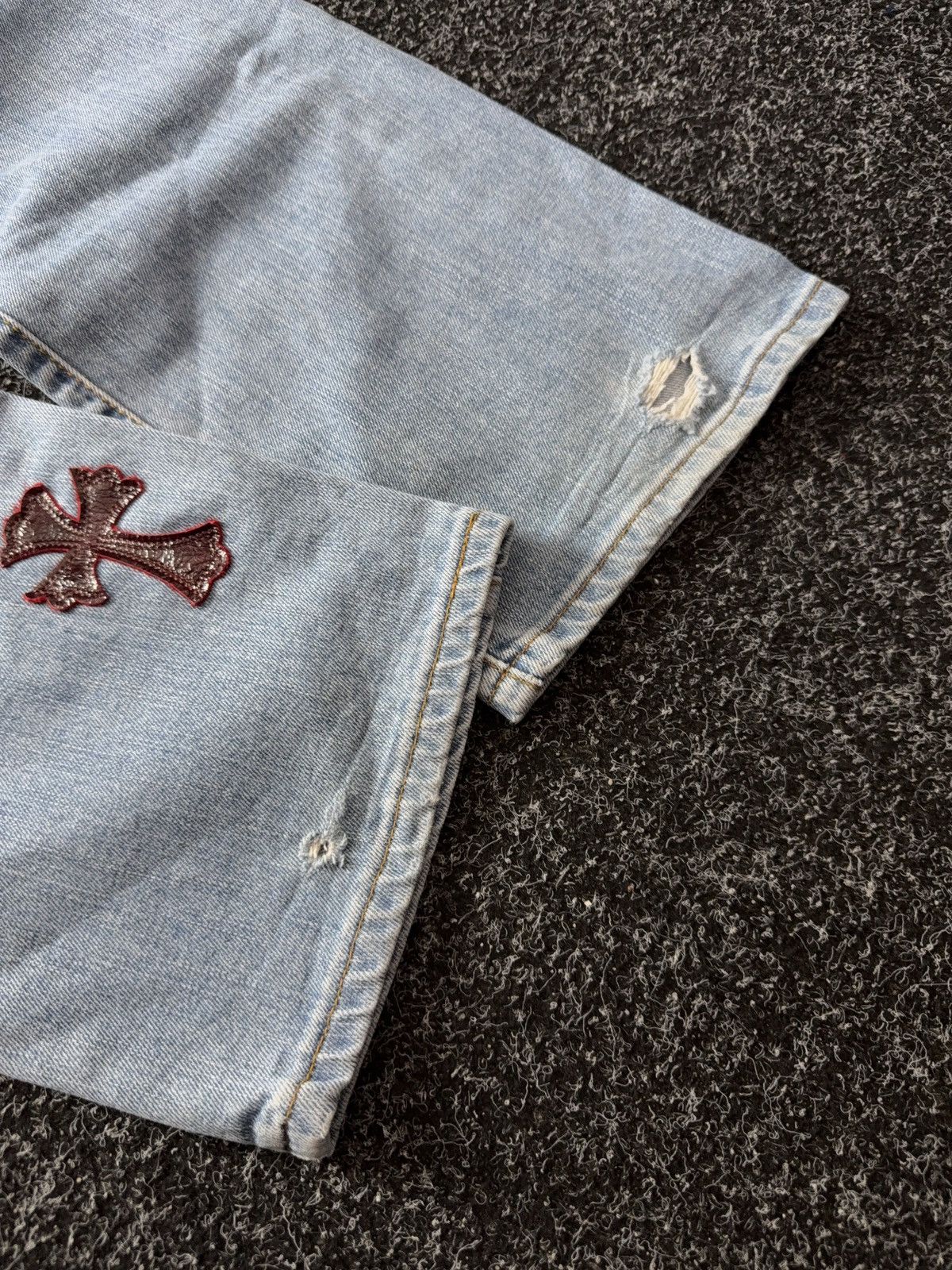 Levi's Vintage Clothing Vintage 90s Custom Chrome Hearts Style Cross Denim Jeans Size US 33 - 16 Thumbnail
