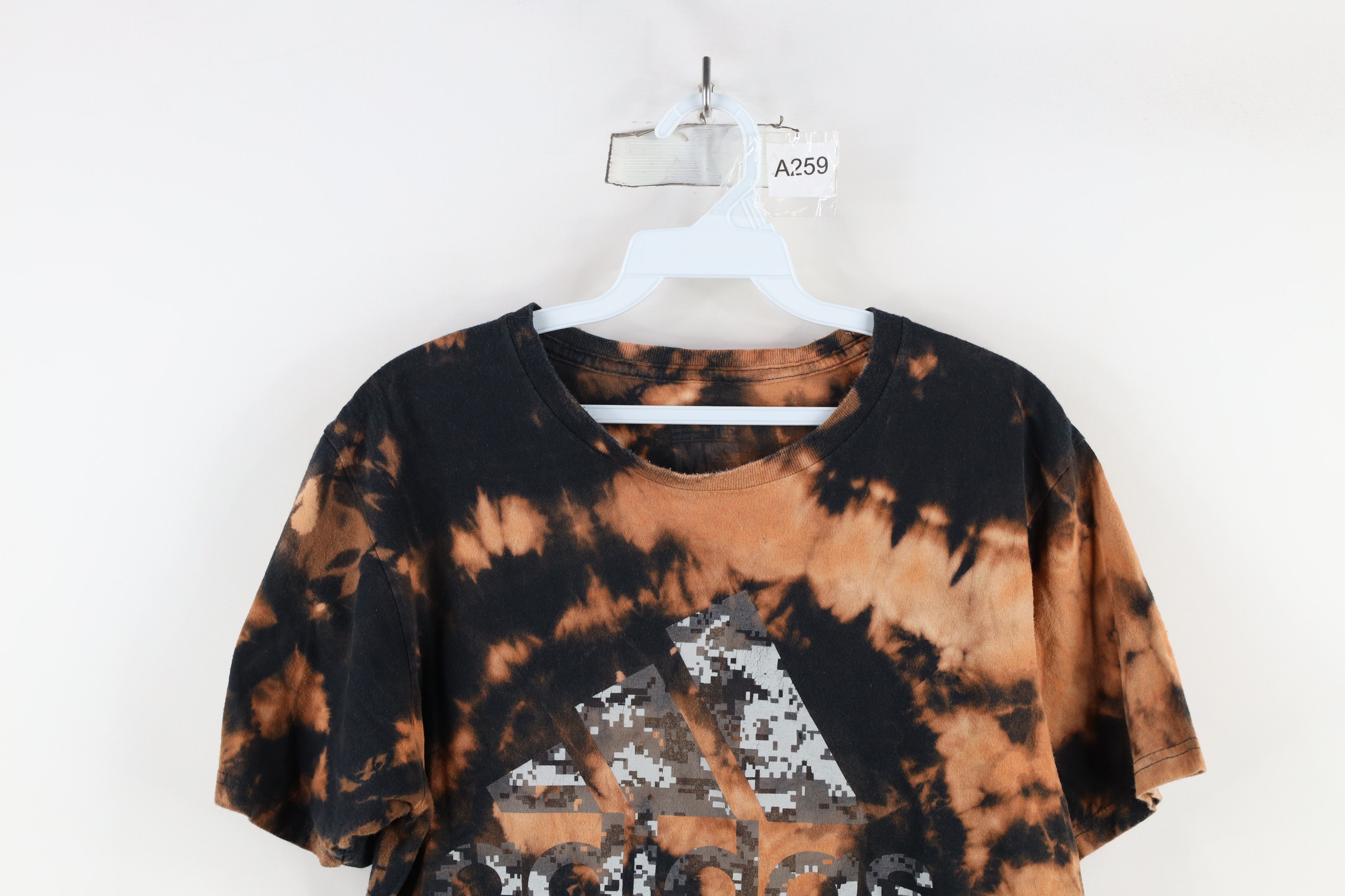 Adidas × Vintage Vintage Y2K Adidas Acid Wash Digi Camouflage Big Log T-Shirt Size US M / EU 48-50 / 2 - 2 Thumbnail