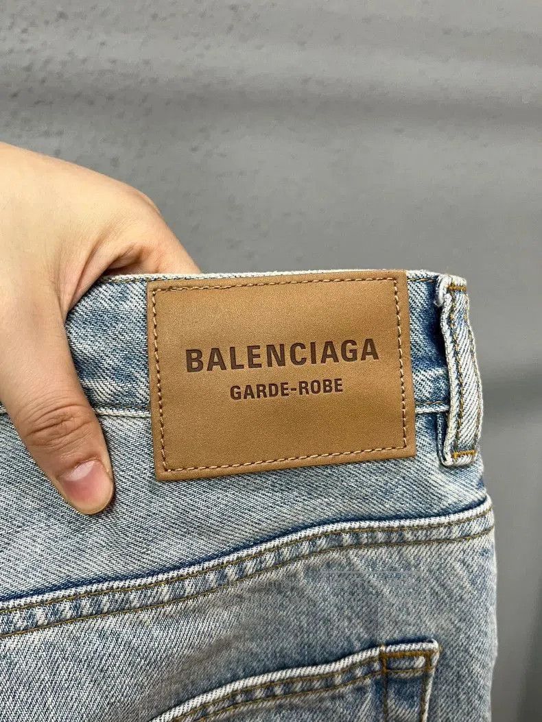 Balenciaga Balenciaga Washed Denim Flare Jeans. Size US 26 / EU 42 - 3 Thumbnail