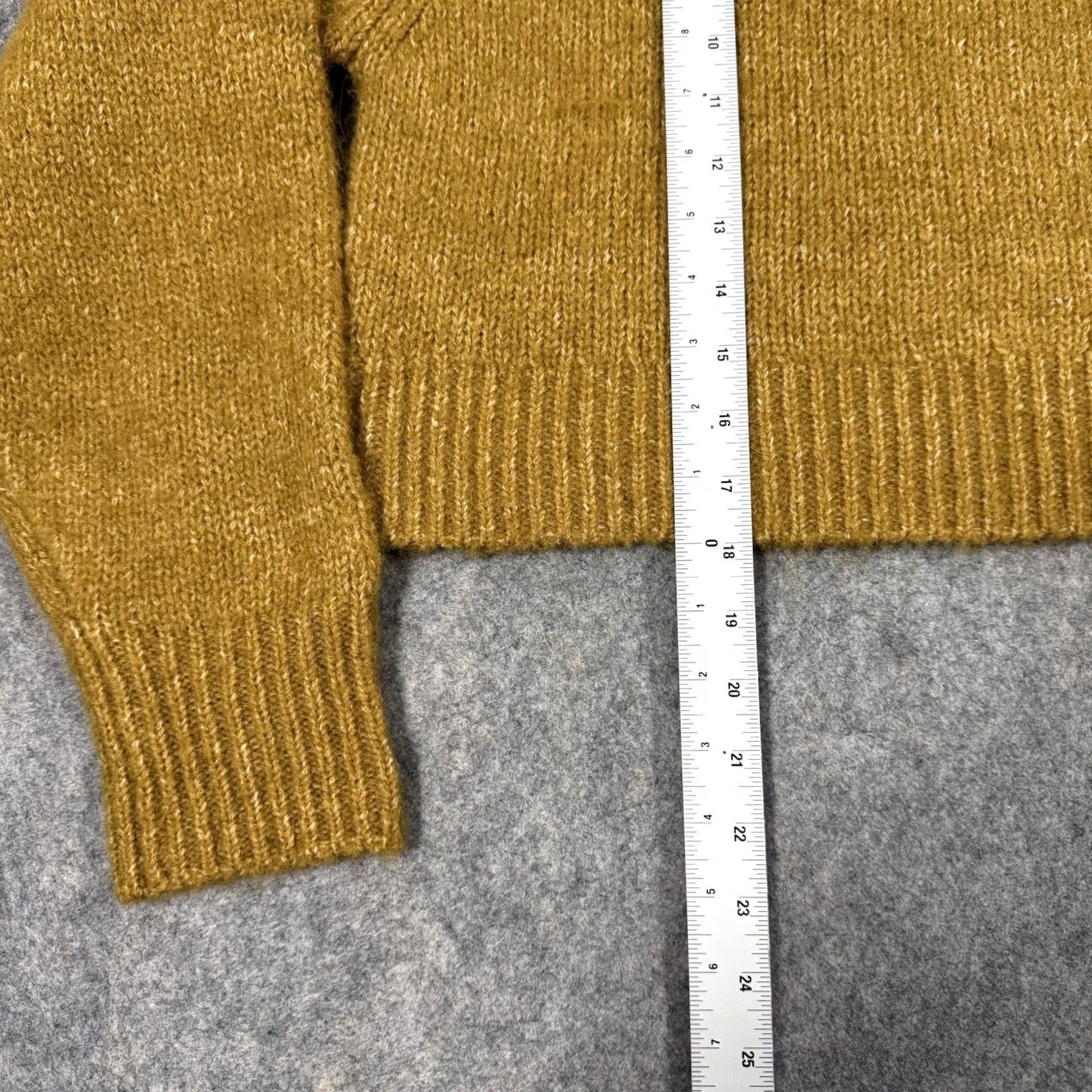 H&M H&M Cropped Crew Long Sleeve Sweater Womens Size M Yellow Size M / US 6-8 / IT 42-44 - 6 Thumbnail