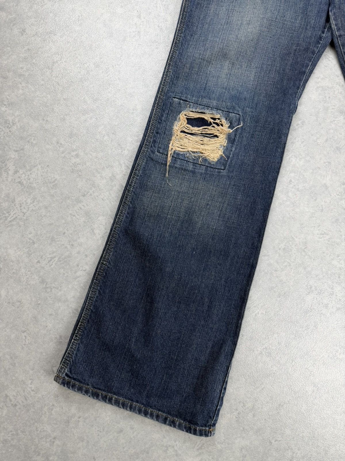 FCUK FCUK Jeans Distressed Flare Blue Denim Jeans Y2K Size 32 Size US 32 / EU 48 - 2 Thumbnail