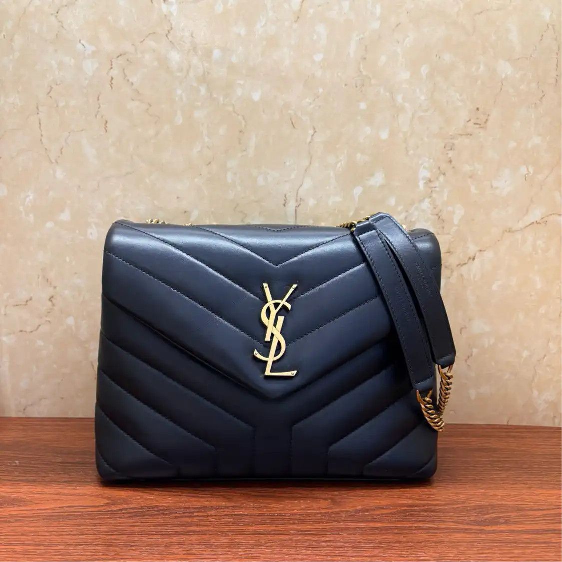 Saint Laurent Paris Saint Laurent Paris YSL LOULOU black cowhide leather Vsquare minicrossbody bag Size ONE SIZE - 1 Thumbnail