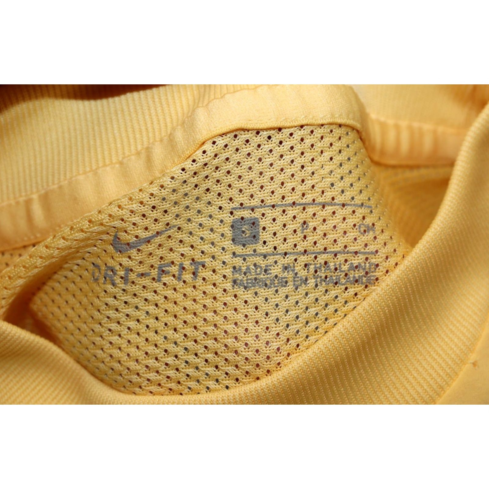 Nike NIKE FC COLLECTION WOMEN YELLOW TRAINING SHIRT FOOTBALL JERSEY CK2678-795 SIZE S Size S / US 4 / IT 40 - 5 Thumbnail