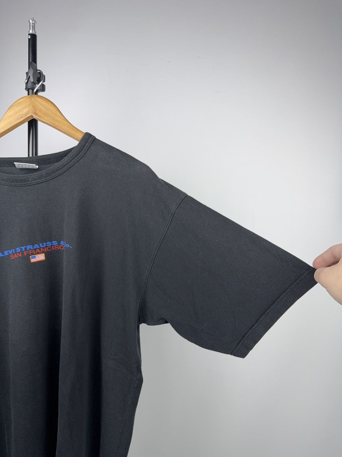 Levi's Vintage Clothing Vintage 90s Levi’s San Francisco Flag Logo T-Shirt Men’s L Size US L / EU 52-54 / 3 - 9 Thumbnail