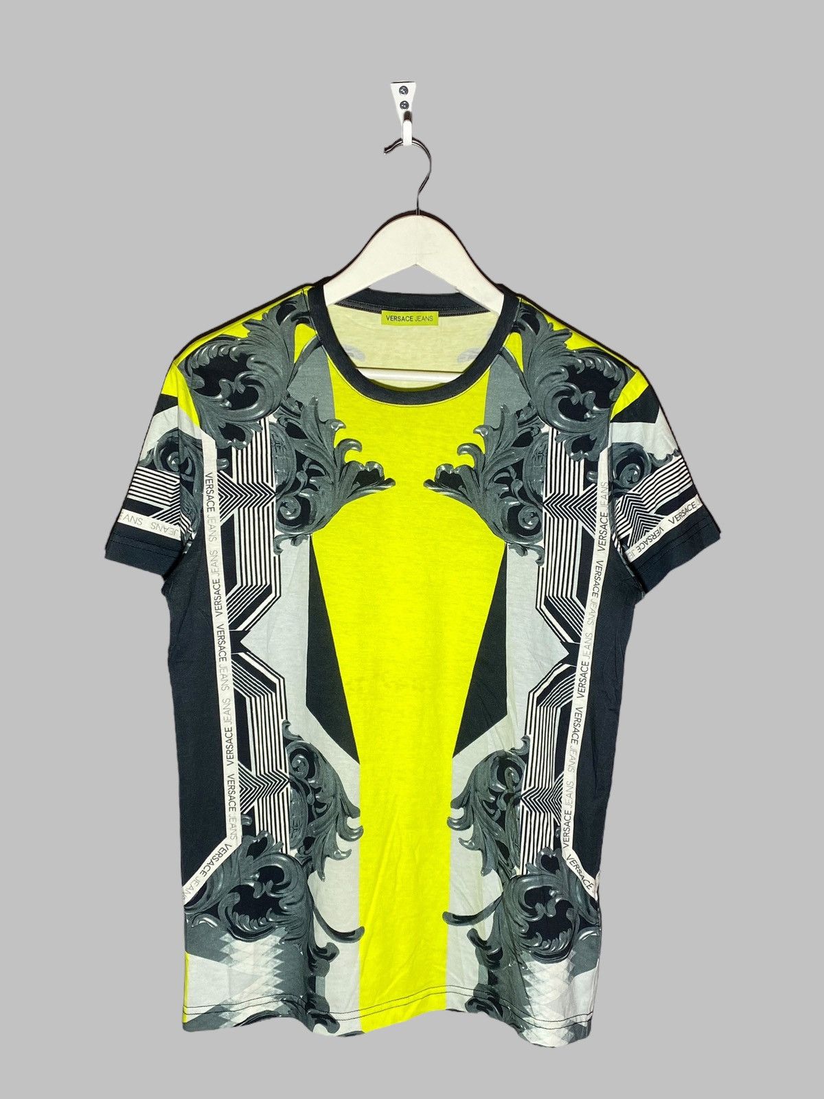 Versace Jeans Couture Versace Jeans Baroque All Over Print T-shirt Size US XS / EU 42 / 0 - 1 Thumbnail