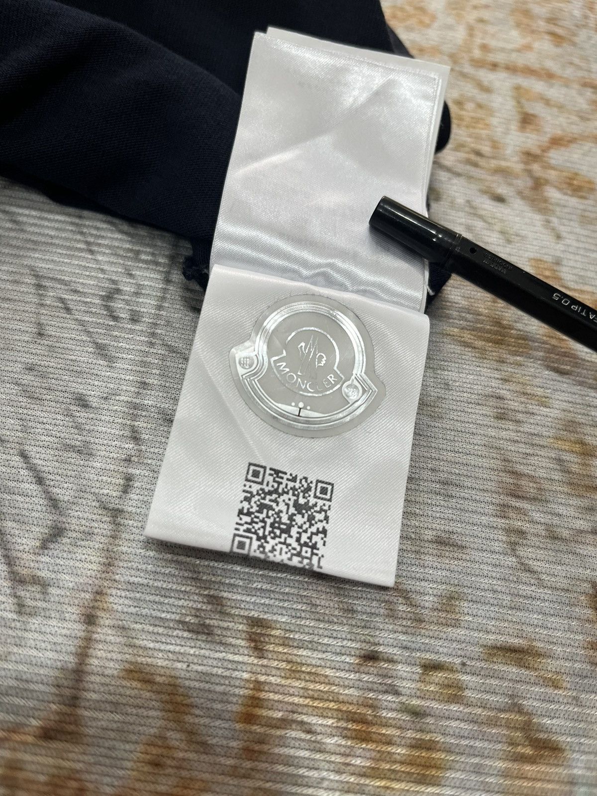 Moncler Moncler Monogram Embroidery Logo Size US L / EU 52-54 / 3 - 10 Thumbnail