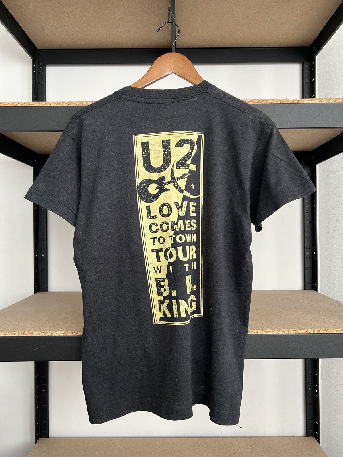 Band Tees Vintage 80s U2 Love Comes To Town Tour B.B. King T-shirt Size US L / EU 52-54 / 3 - 2 Thumbnail