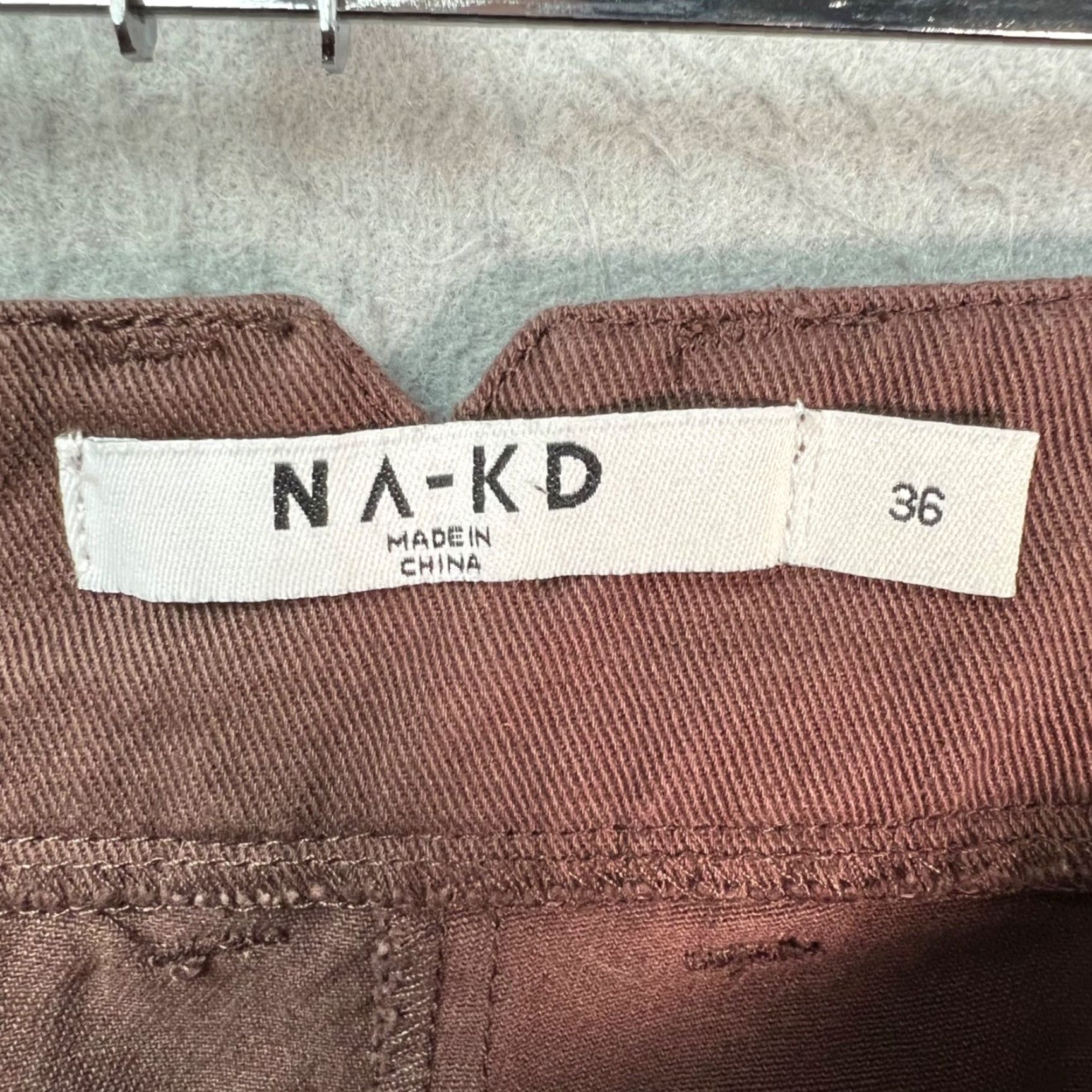 Vintage NA-KD Womens Brown Pleated High Waist Tapered Leg Utility Pants Shirt? (Note: Original title provided contains pants; adapt to best structure) Size 25" / US 0 / IT 36 - 3 Thumbnail