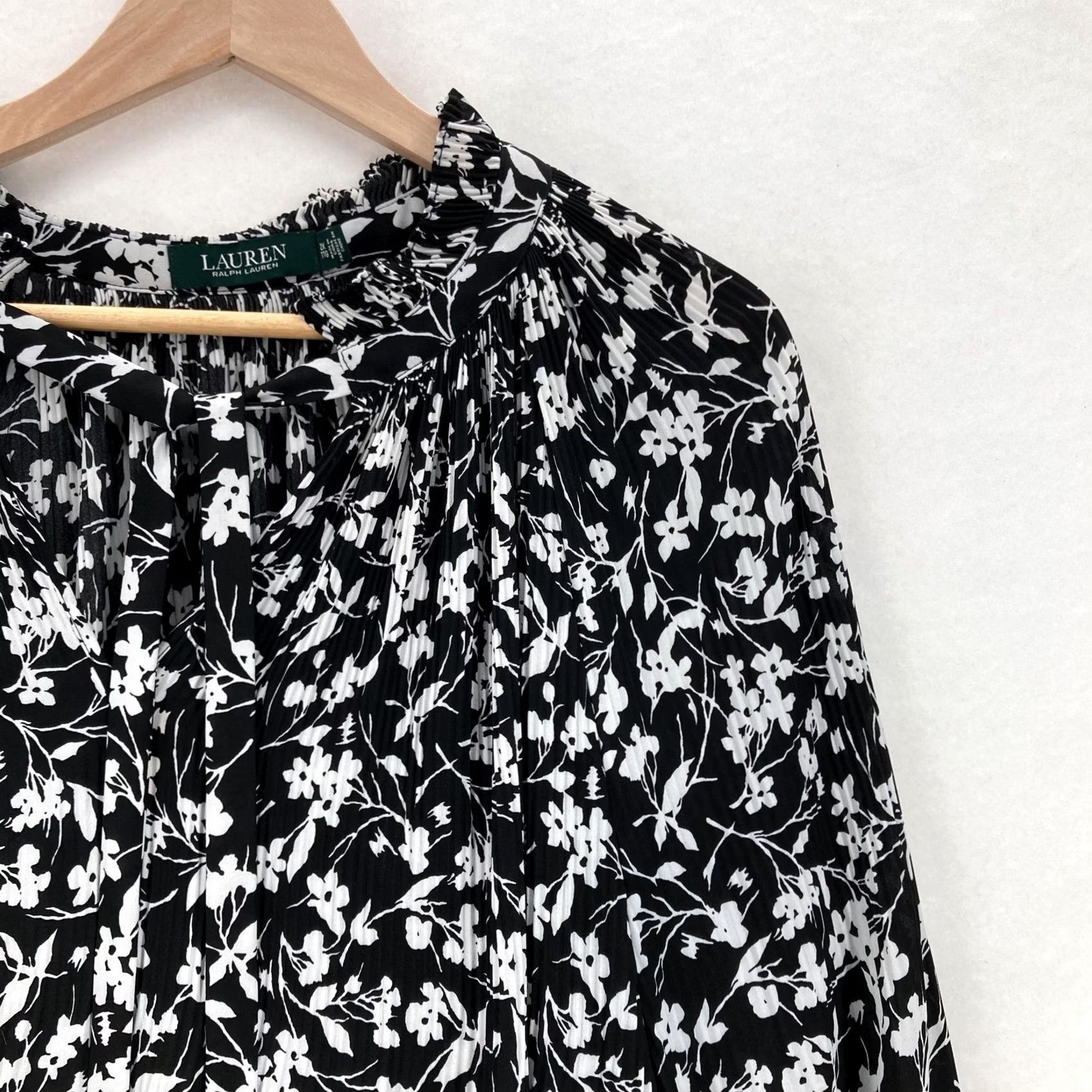 Ralph Lauren Lauren Ralph Lauren Blouse Womens 2X Black White Floral Pleated Long Sleeve Size XXL / US 16-18 / IT 52-54 - 2 Thumbnail