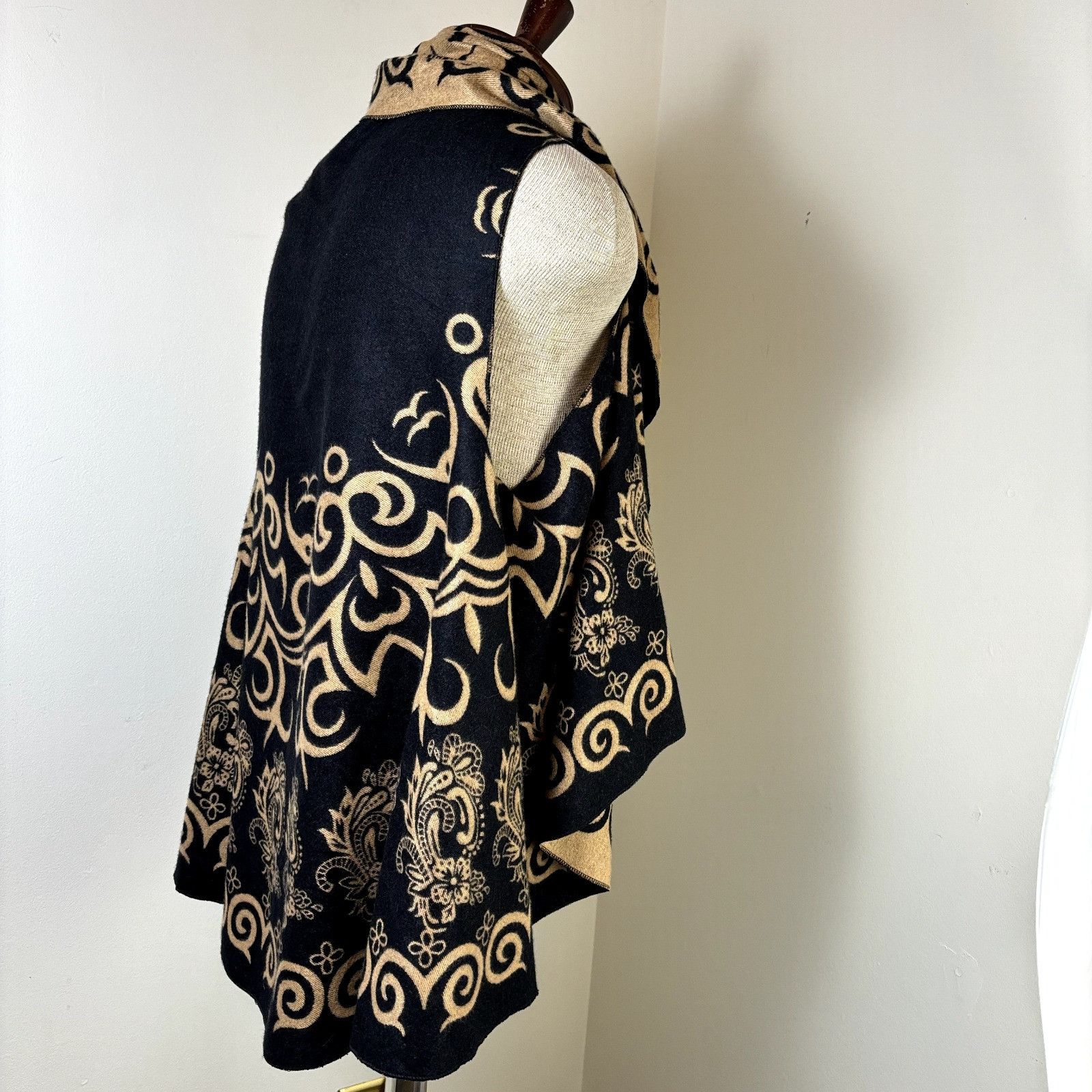 Other Women's Black & Beige NWOT Reversible Cotton Shawl/Cardigan Size ONE SIZE - 3 Thumbnail