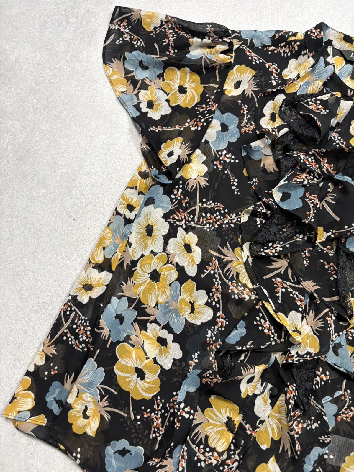 Polo Ralph Lauren Lauren Ralph Lauren Floral Ruffle Blouse Sheer M Black Label Size M / US 6-8 / IT 42-44 - 4 Thumbnail