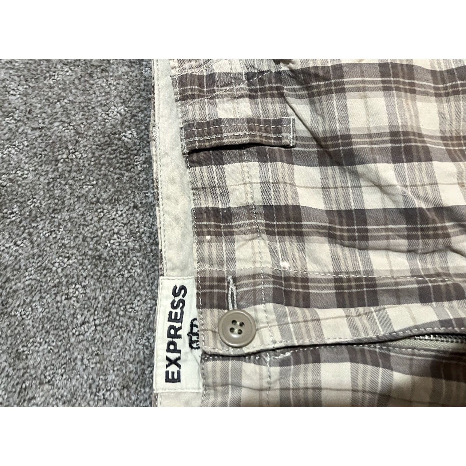 Express VINTAGE Express Mens Shorts Size 30 Cotton Casual Flat Front Zipper Fly Summer Tan Size US 30 / EU 46 - 2 Thumbnail