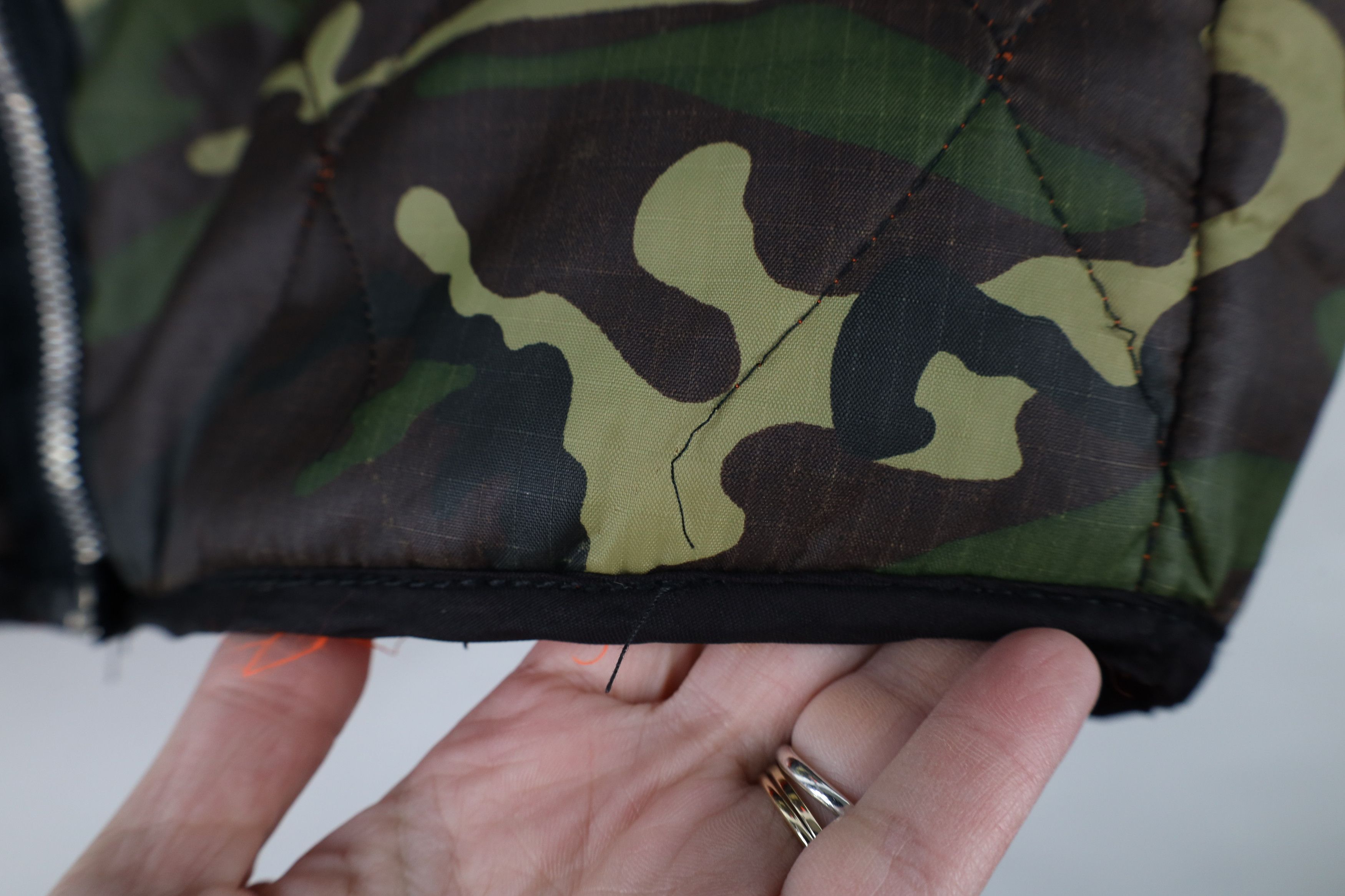 Vintage Vintage 70s Streetwear Reversible Camouflage Vest Jacket Size US M / EU 48-50 / 2 - 4 Thumbnail