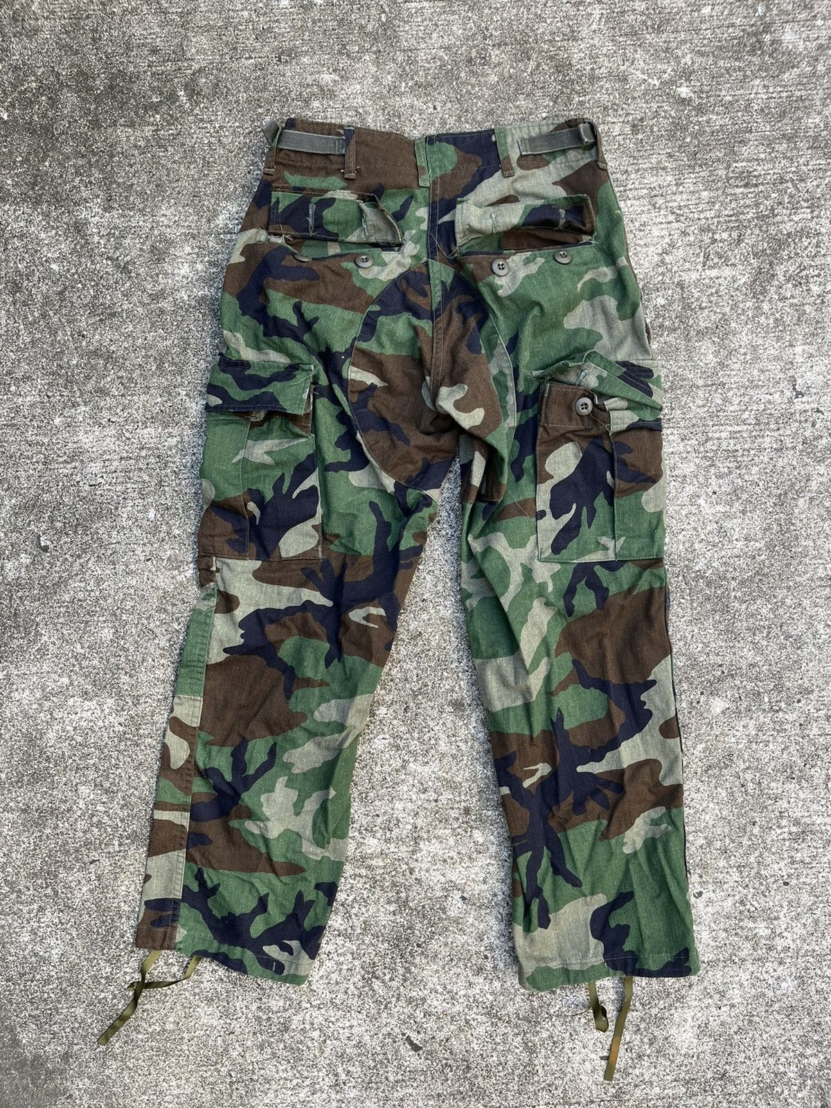 Vintage Woodland Camo Military Cargo Pants Size US 26 / EU 42 - 4 Thumbnail