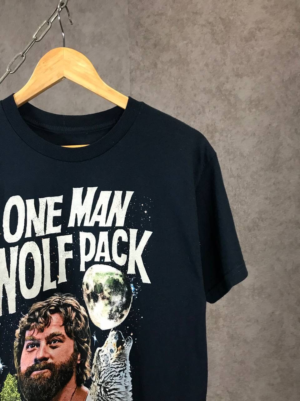 Other One Man Wolf Pack American movie humor tee Size US M / EU 48-50 / 2 - 2 Thumbnail