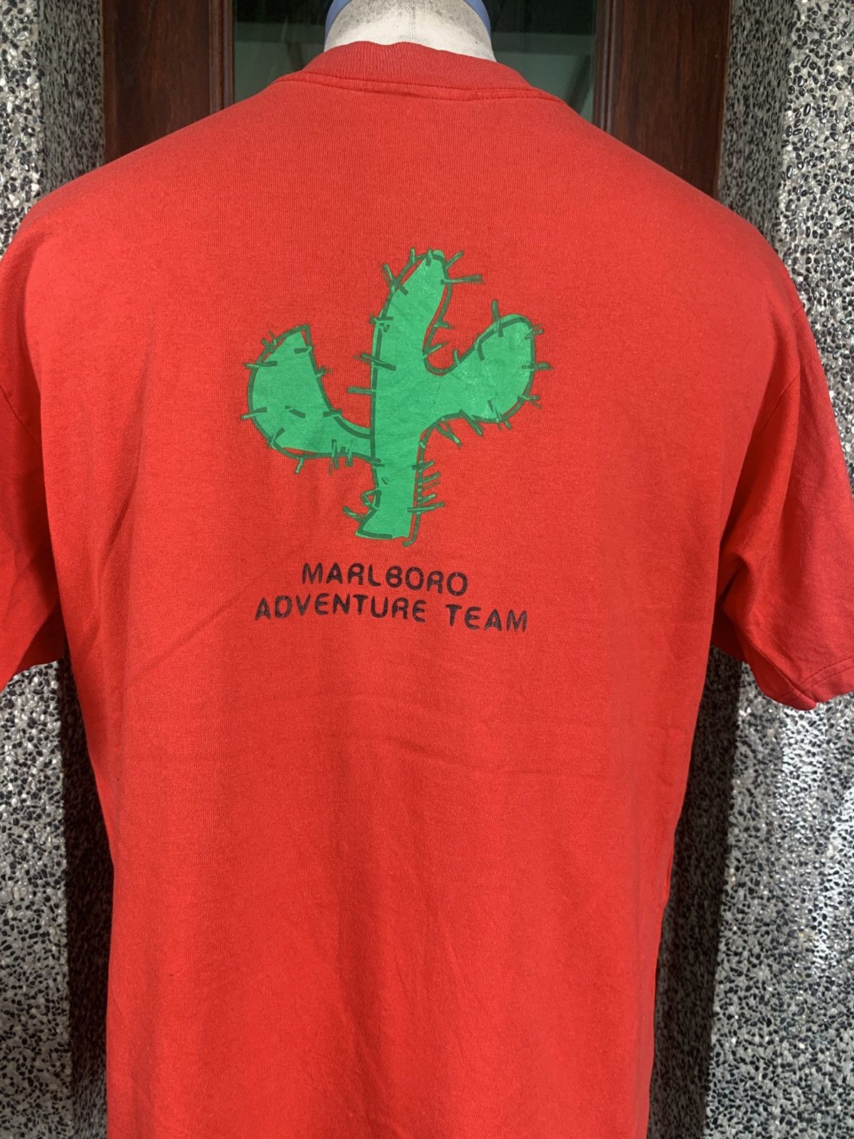 Marlboro Adventure Team × Vintage Vintage 90s Marlboro Adventure Team T shirt Size US L / EU 52-54 / 3 - 2 Thumbnail
