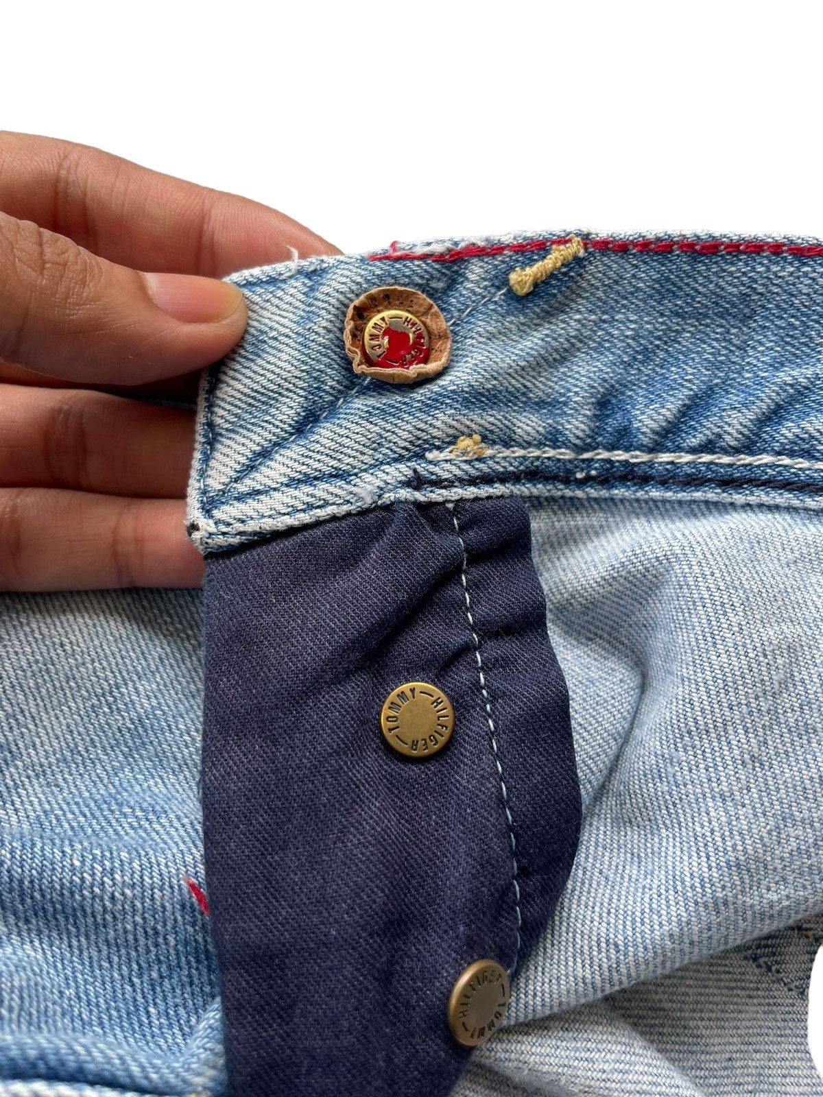 Tommy Hilfiger Tommy Hilfiger Bleached Wash Distressed Patches Style Jeans Size US 34 / EU 50 - 23 Thumbnail