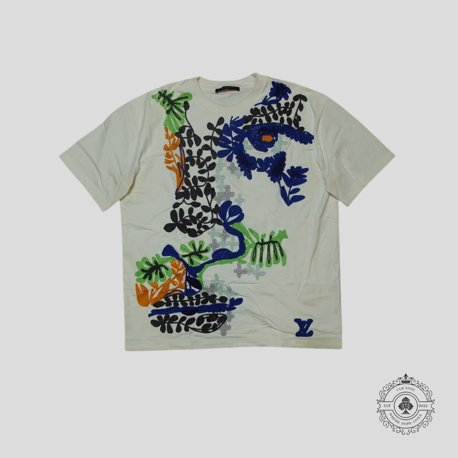 Louis Vuitton Louis Vuitton Embroidered Floral Portrait T-Shirt in White Size US XL / EU 56 / 4 - 1 Thumbnail