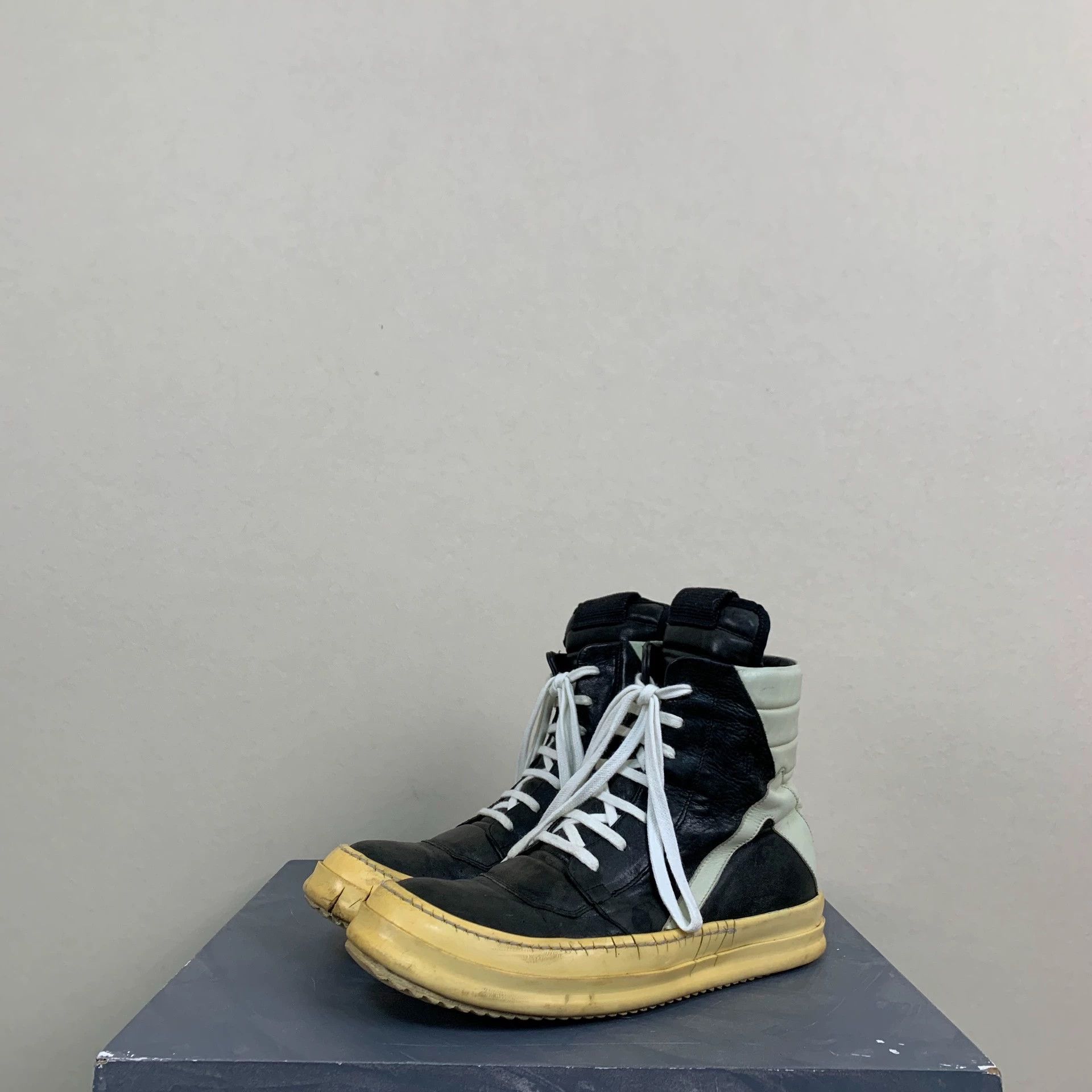 Rick Owens Size 42 Exclusive top-tier item online at an instant price! Size US 9 / EU 42 - 5 Thumbnail