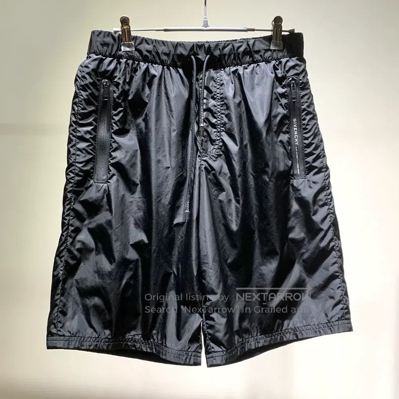 Givenchy Givenchy Black Solid Color Zipper Pocket Nylon Shorts Size US 30 / EU 46 - 1 Thumbnail