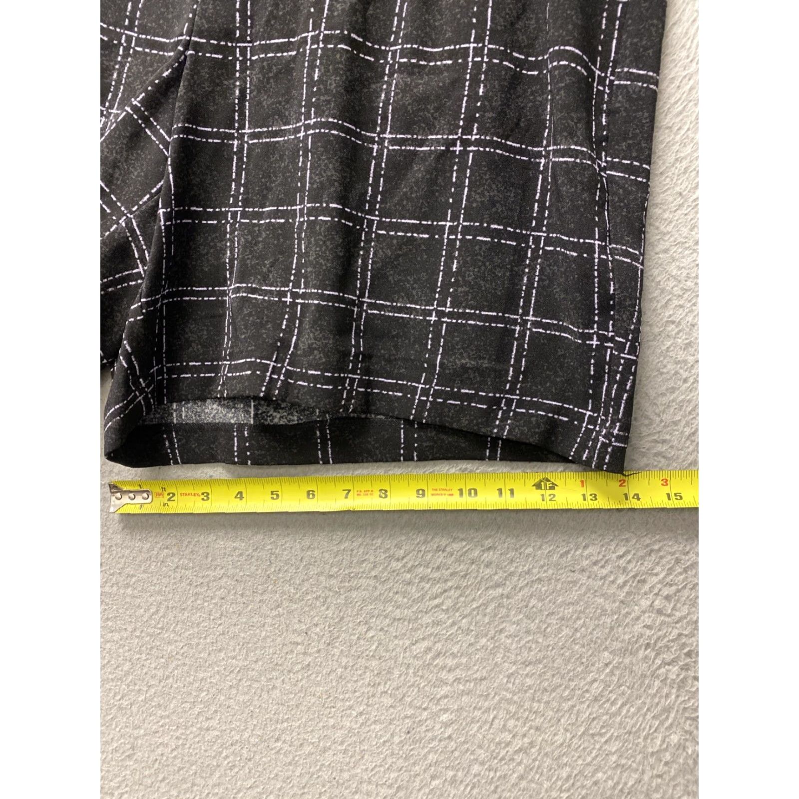 Torrid Torrid Shorts Size 20 Black White Check Polyester Stretch Button 8 Inseam Regular Mid Rise 40 in Waist NWT / 121-47 Size 42" / US 20 - 6 Thumbnail