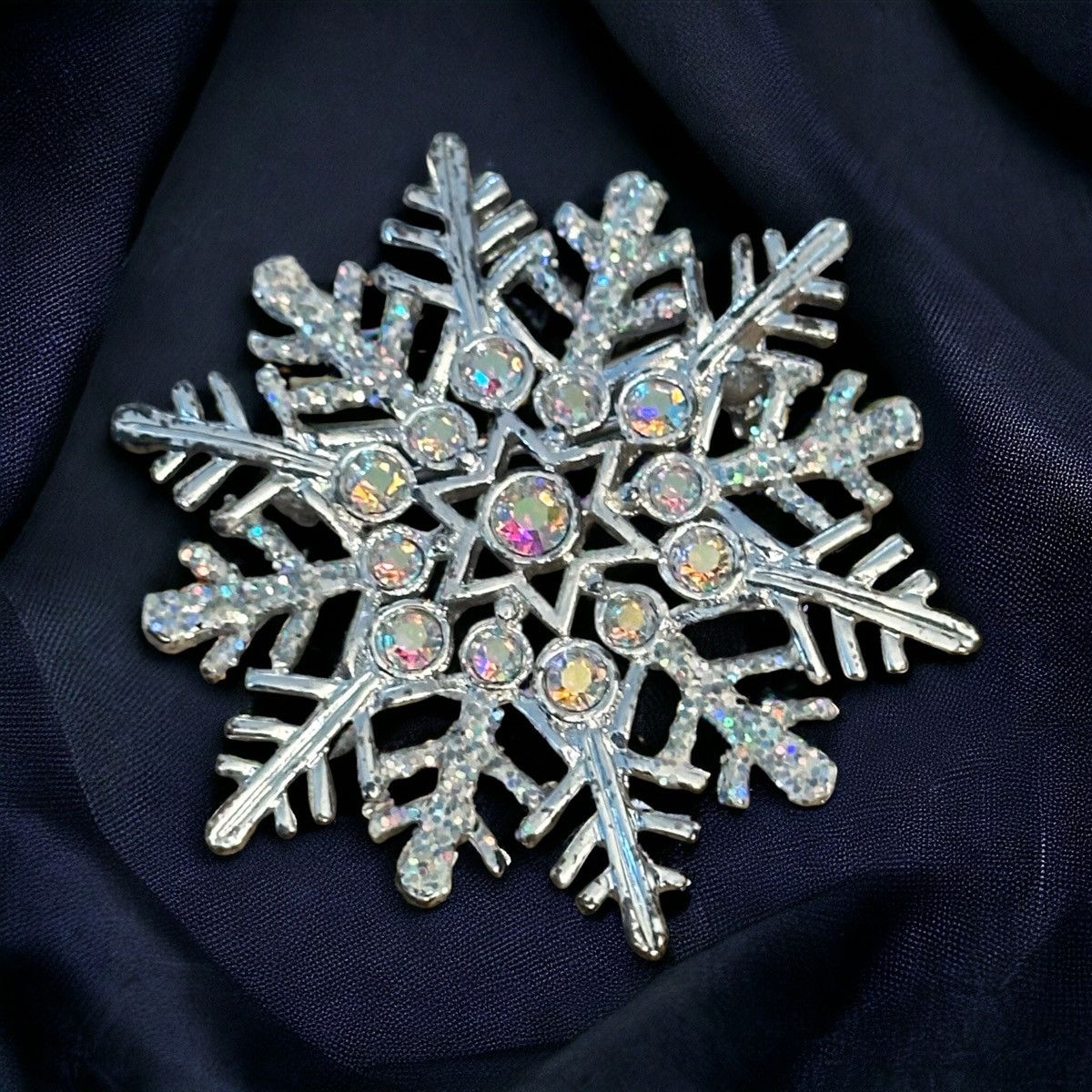 Vintage Vintage Avon AB rhinestone snowflake brooch Size ONE SIZE - 1 Thumbnail