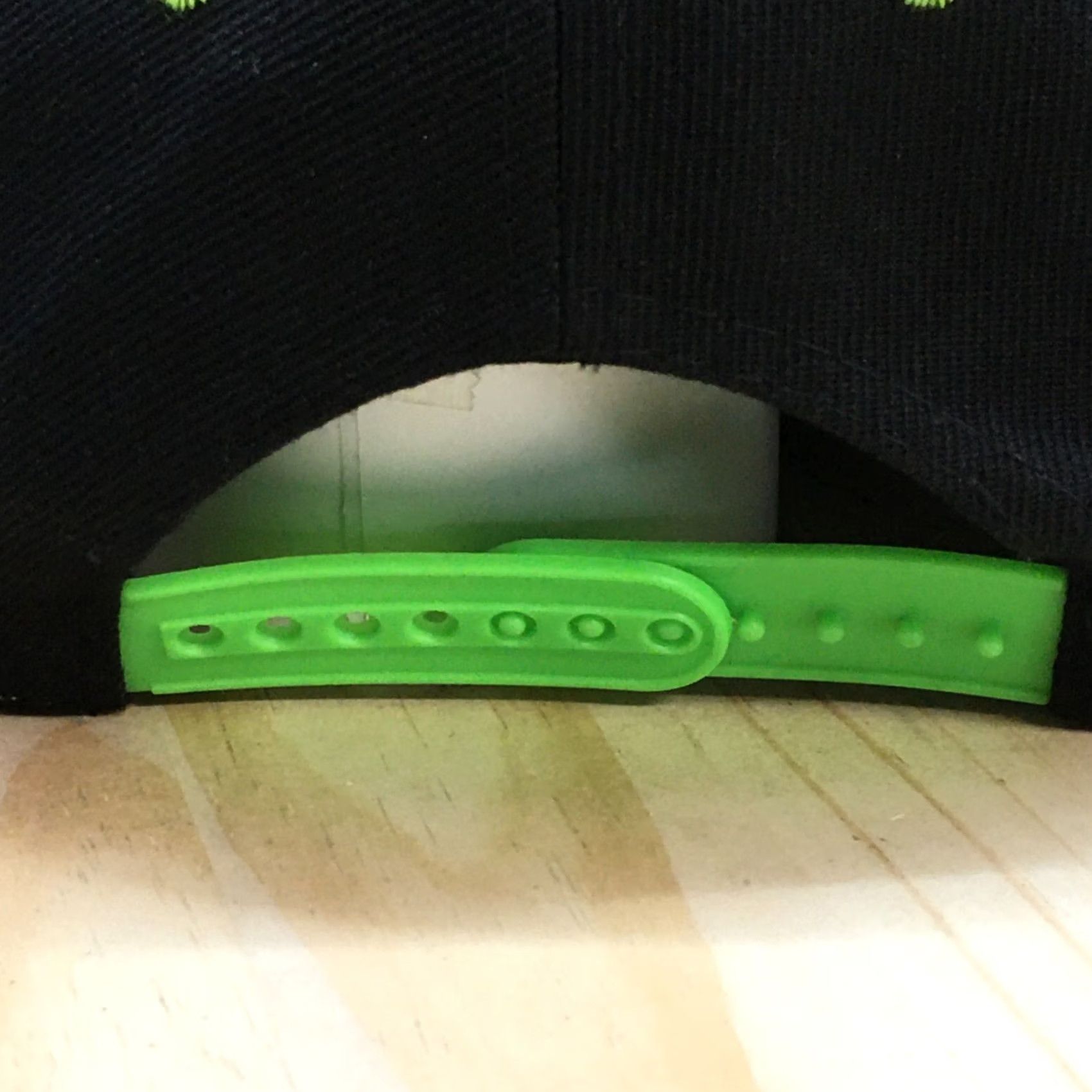 Vintage Hollywood Snapback Cap Hat Mens Black Green OS Flat Brim Acrylic Adjustable Size ONE SIZE - 7 Thumbnail