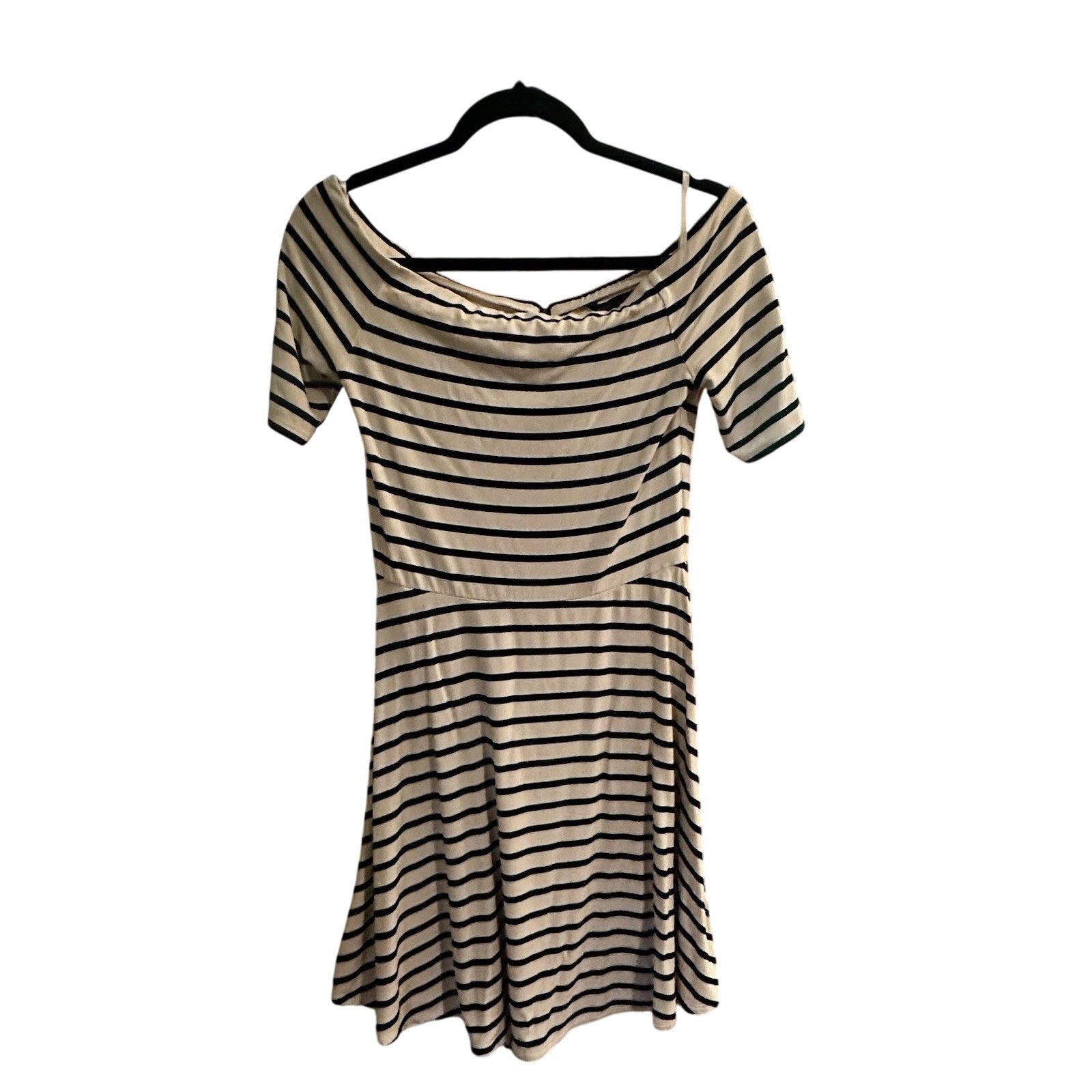 White House Black Market White House Black Market White Striped Weekender Dress XS Size XS / US 0-2 / IT 36-38 - 1 Thumbnail