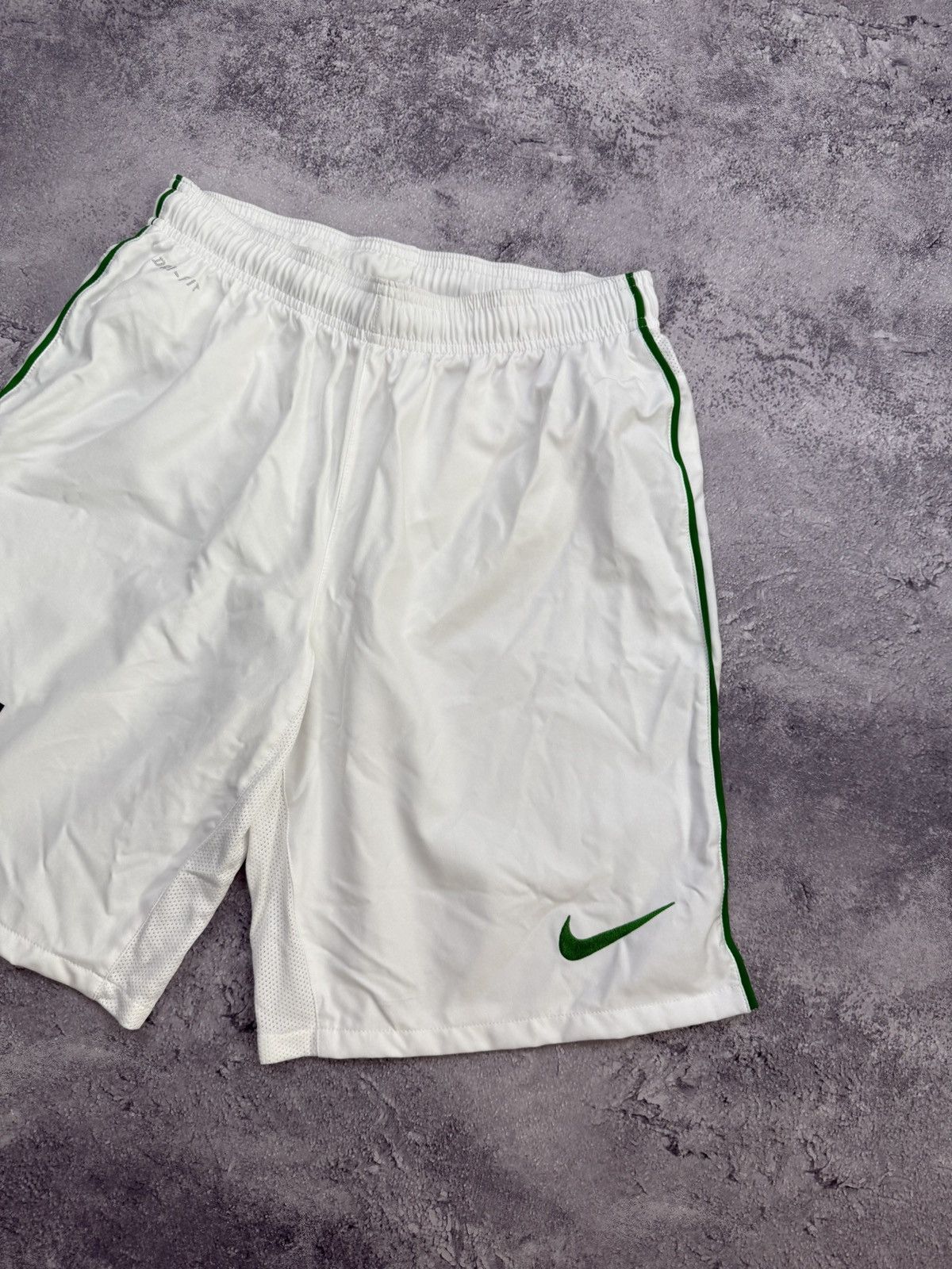 Nike Vintage Y2K Nike Celtic White Soccer Shorts Size US 32 / EU 48 - 4 Thumbnail