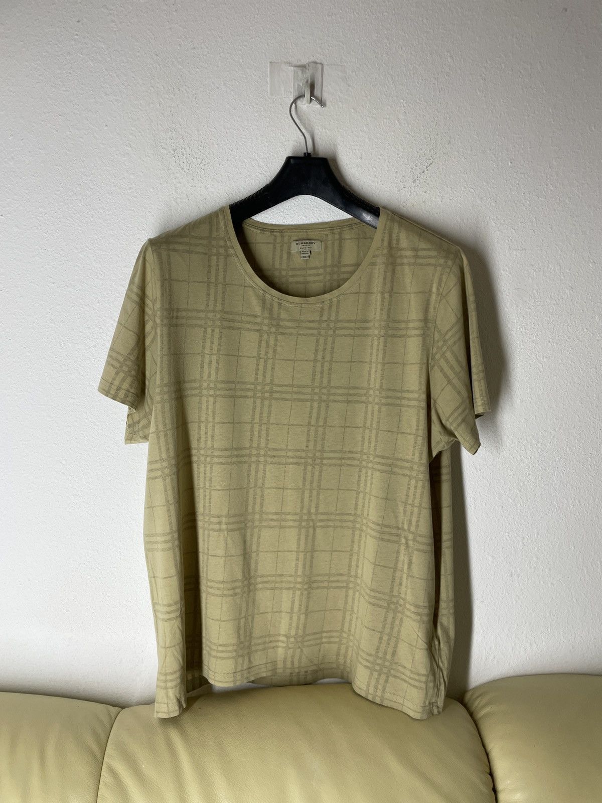 Burberry Vintage Burberry London Nova Check T Shirt Beige Size US XL / EU 56 / 4 - 8 Thumbnail