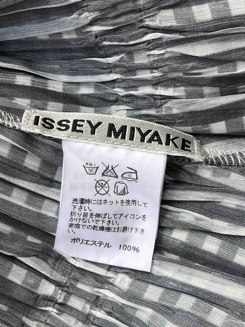 Issey Miyake Issey Miyake size:2 A blue and grey main line geometric st Size M / US 6-8 / IT 42-44 - 6 Thumbnail