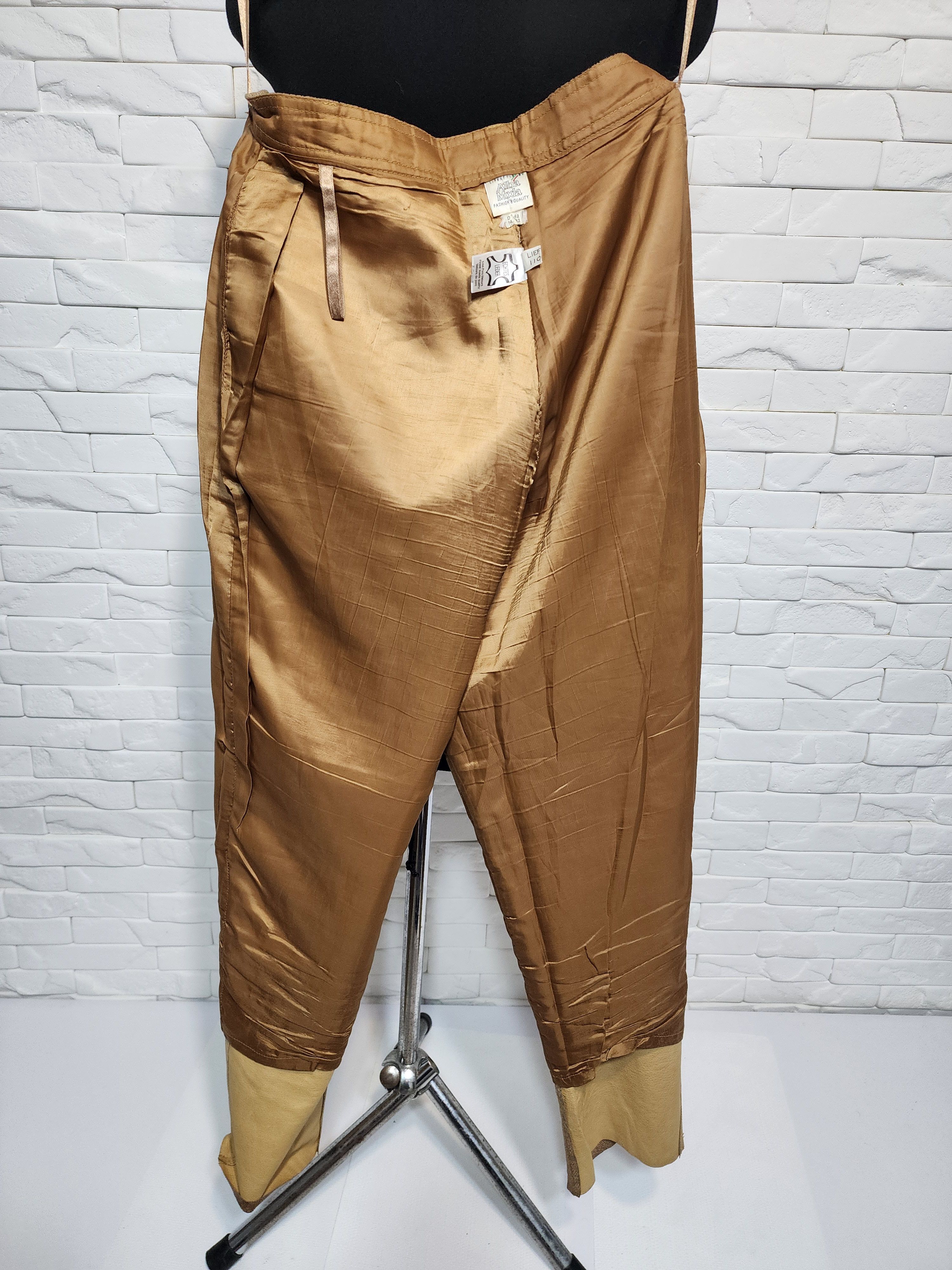 Genuine Leather Brown women's leather pants. Size 30" / US 8 / IT 44 - 9 Thumbnail
