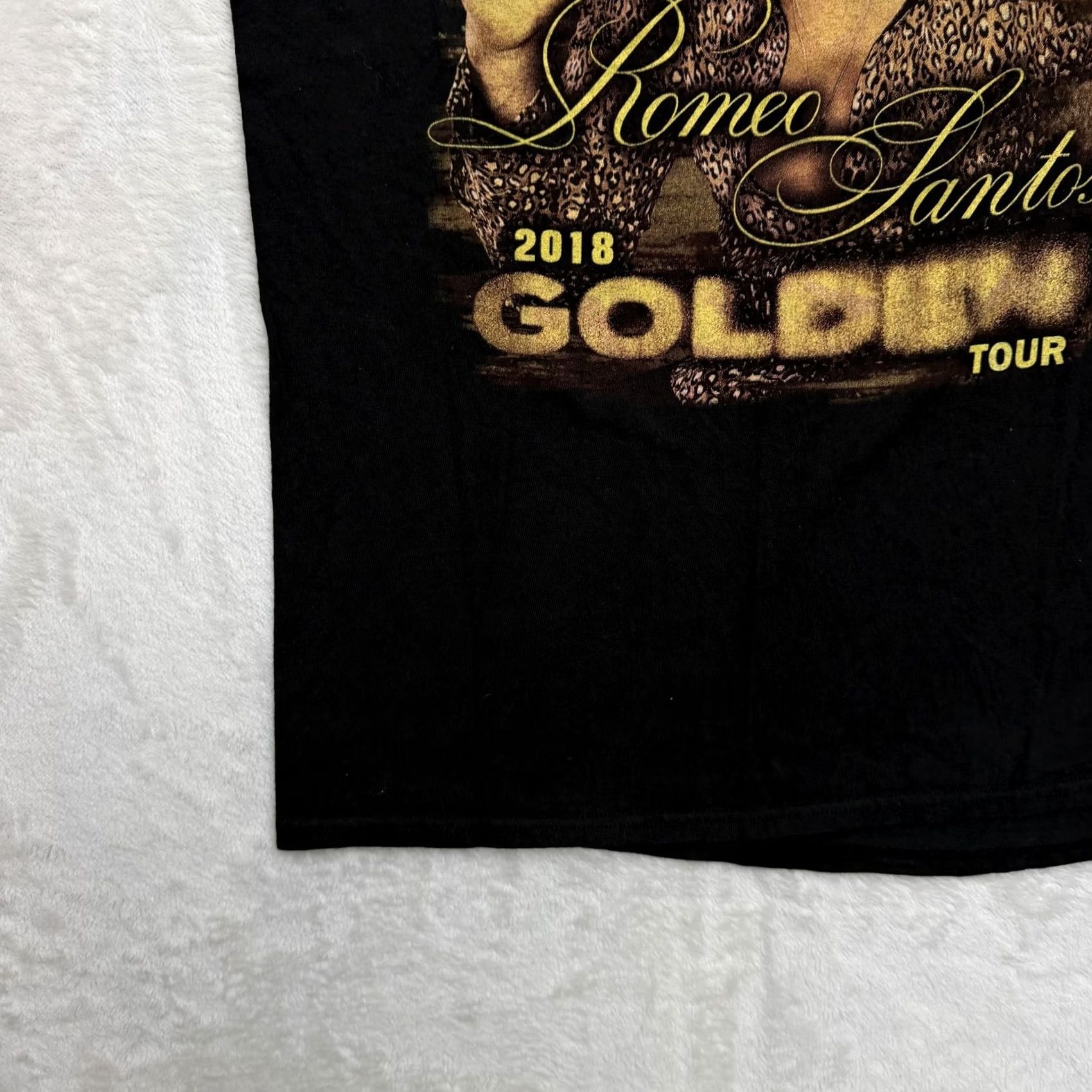 Vintage Romeo Santos Golden Tour 2018 Shirt Mens Medium Black Delta Pro Weight Concert Collection Graphic Print Crew Neck T-Shirt Music Tour Size US M / EU 48-50 / 2 - 7 Thumbnail